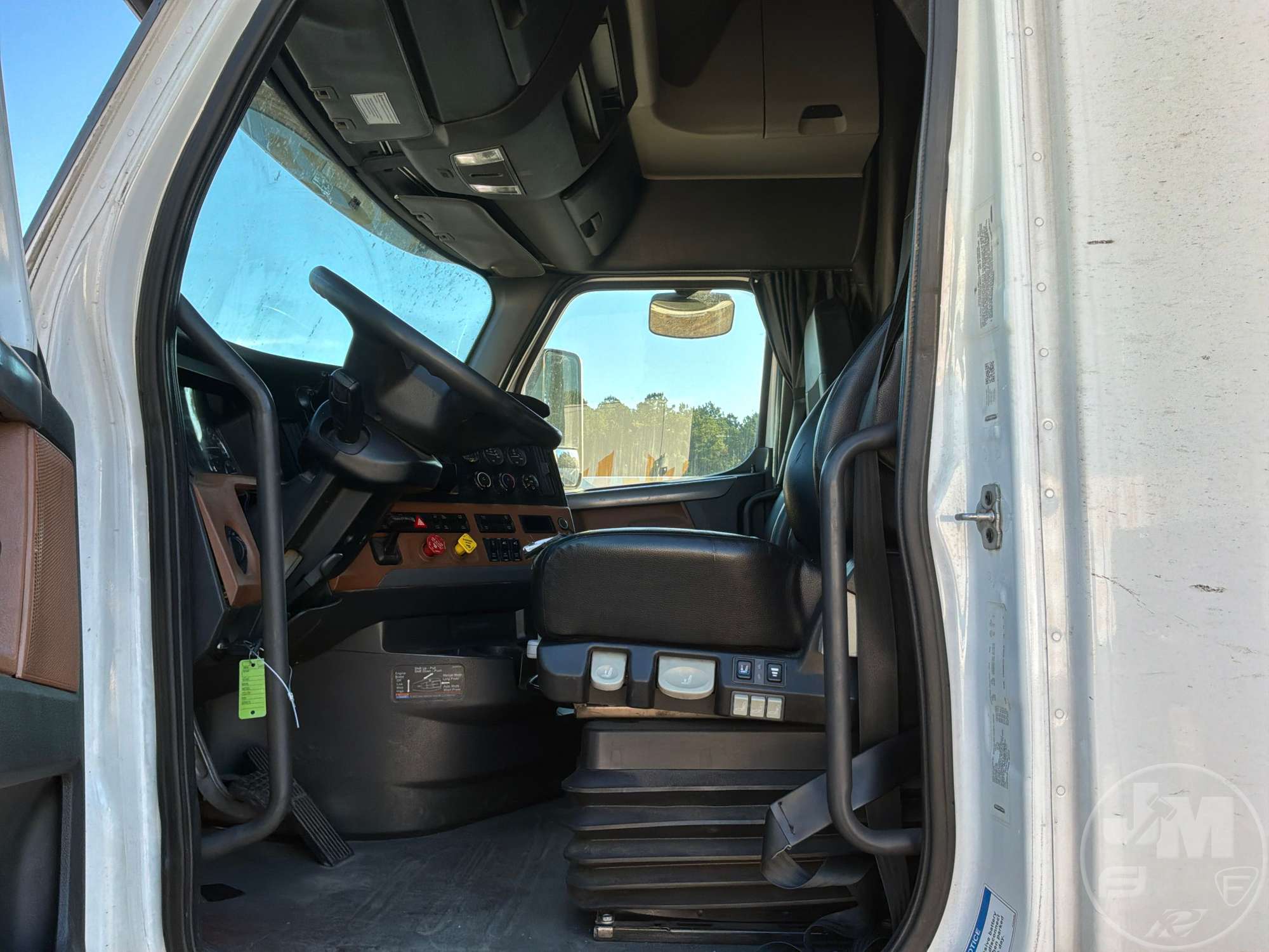 2020 Freightliner CASCADIA