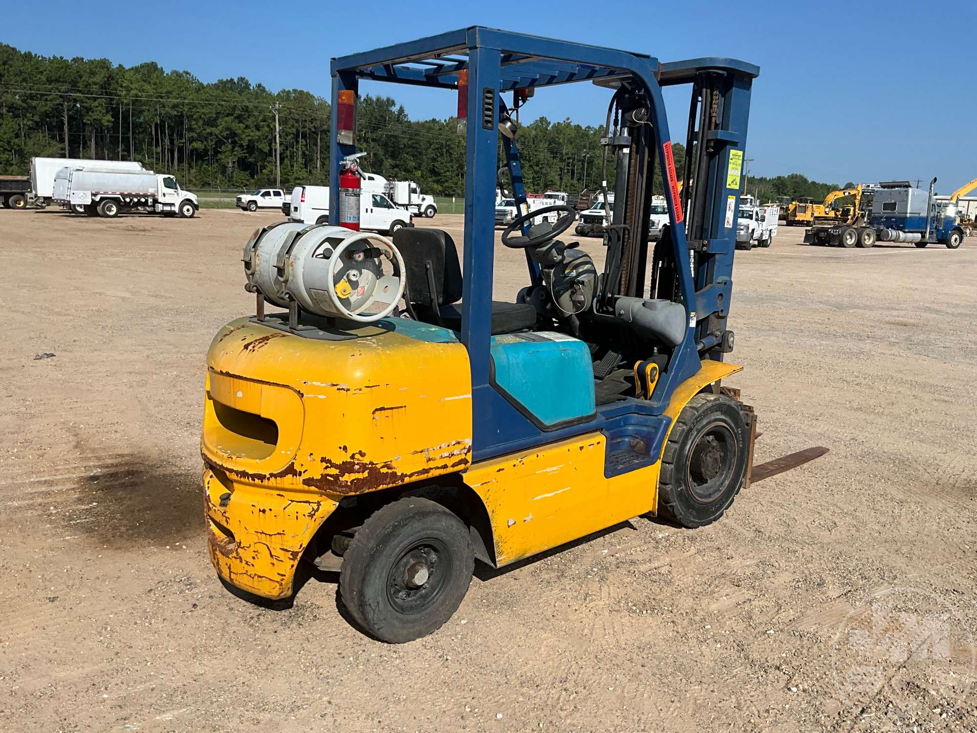 0 Komatsu FG25T-12