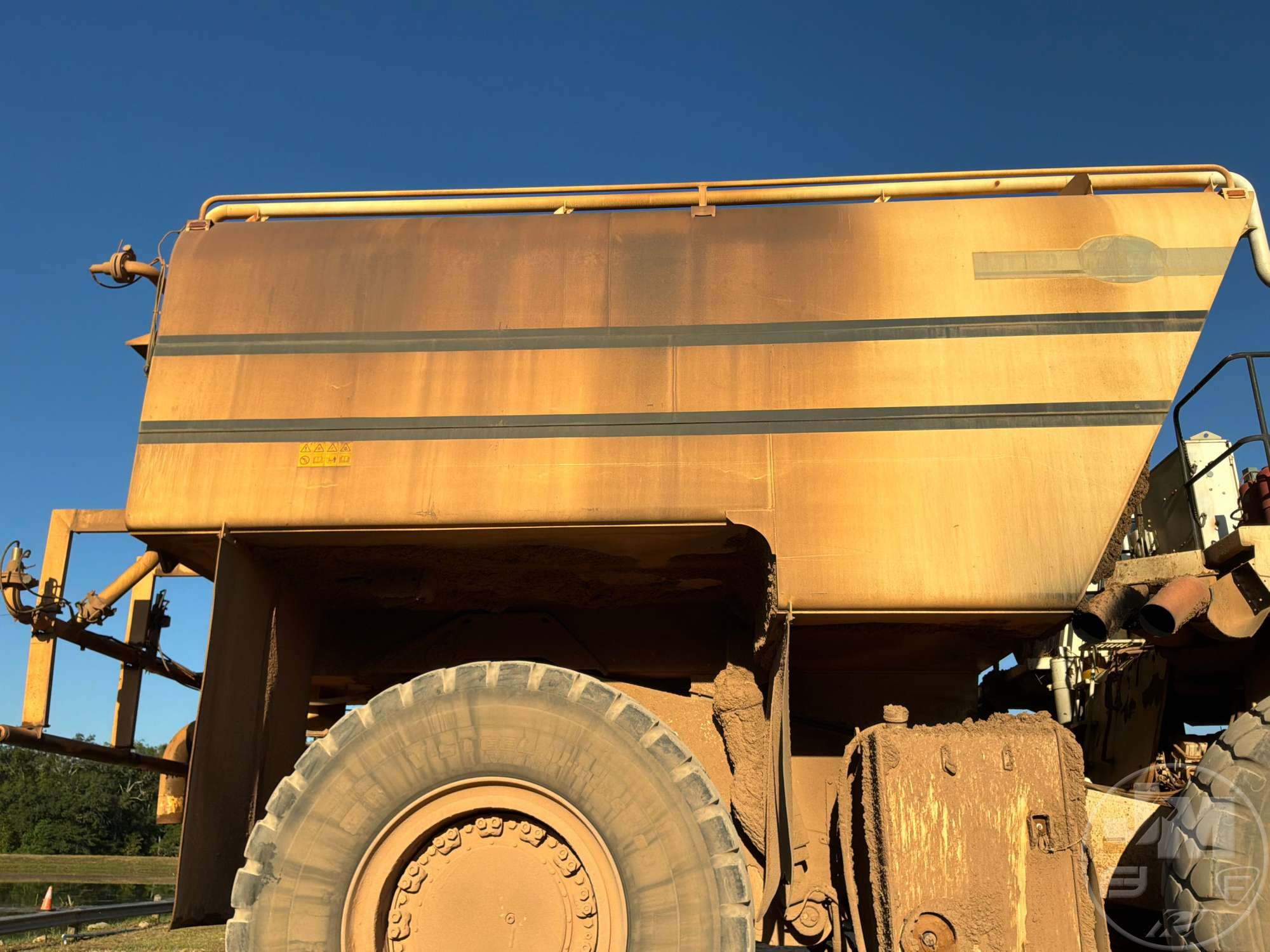 2000 Komatsu 530M RIGID FRAME