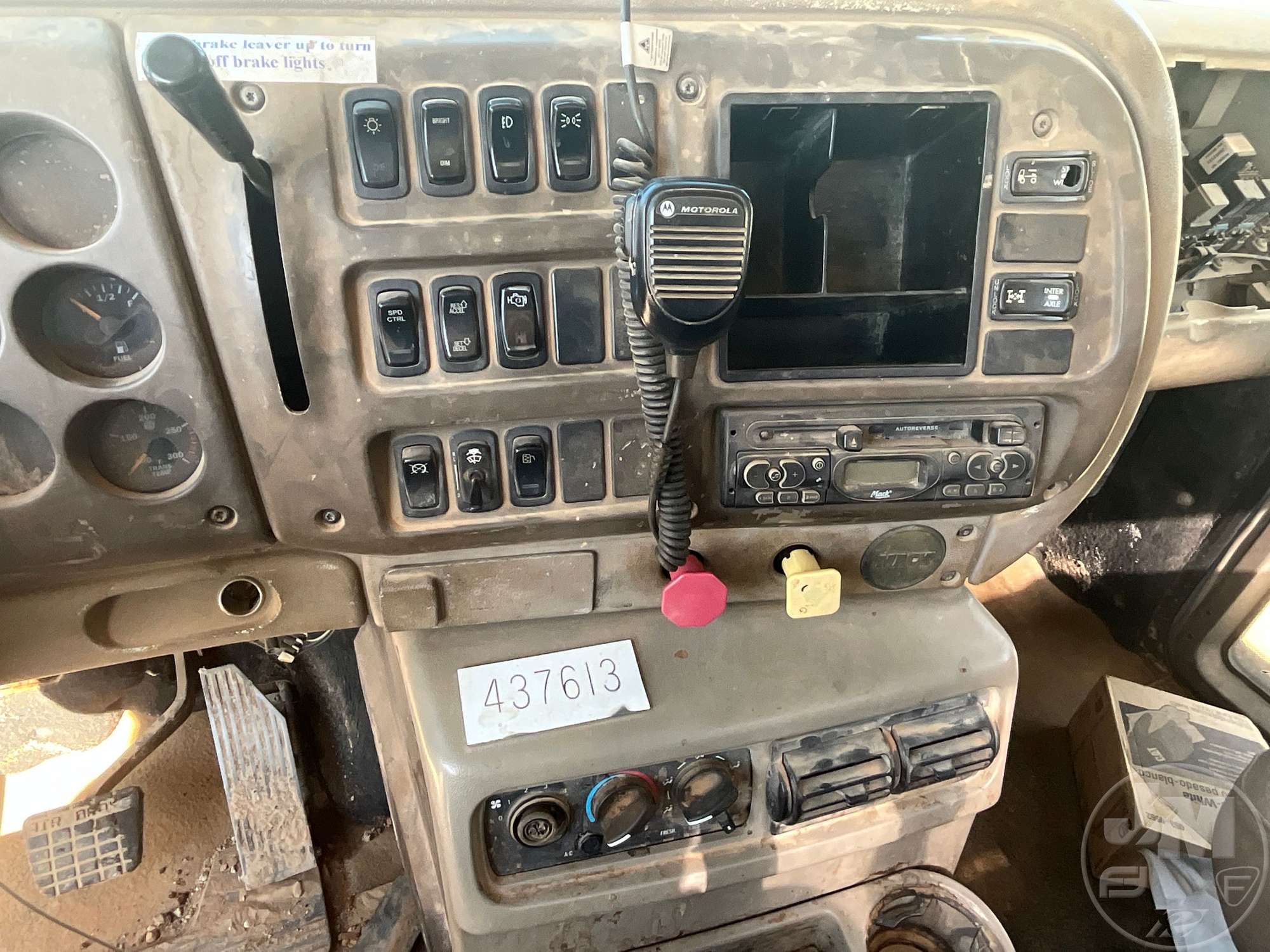 2004 Mack CH613