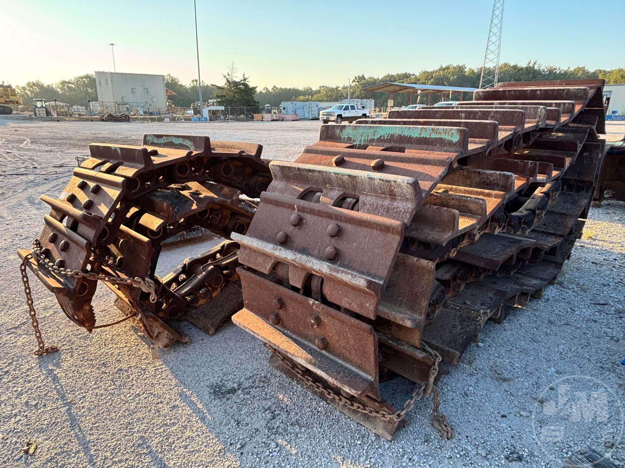 0 Caterpillar 32 INCH TRACKS TO FIT D11T