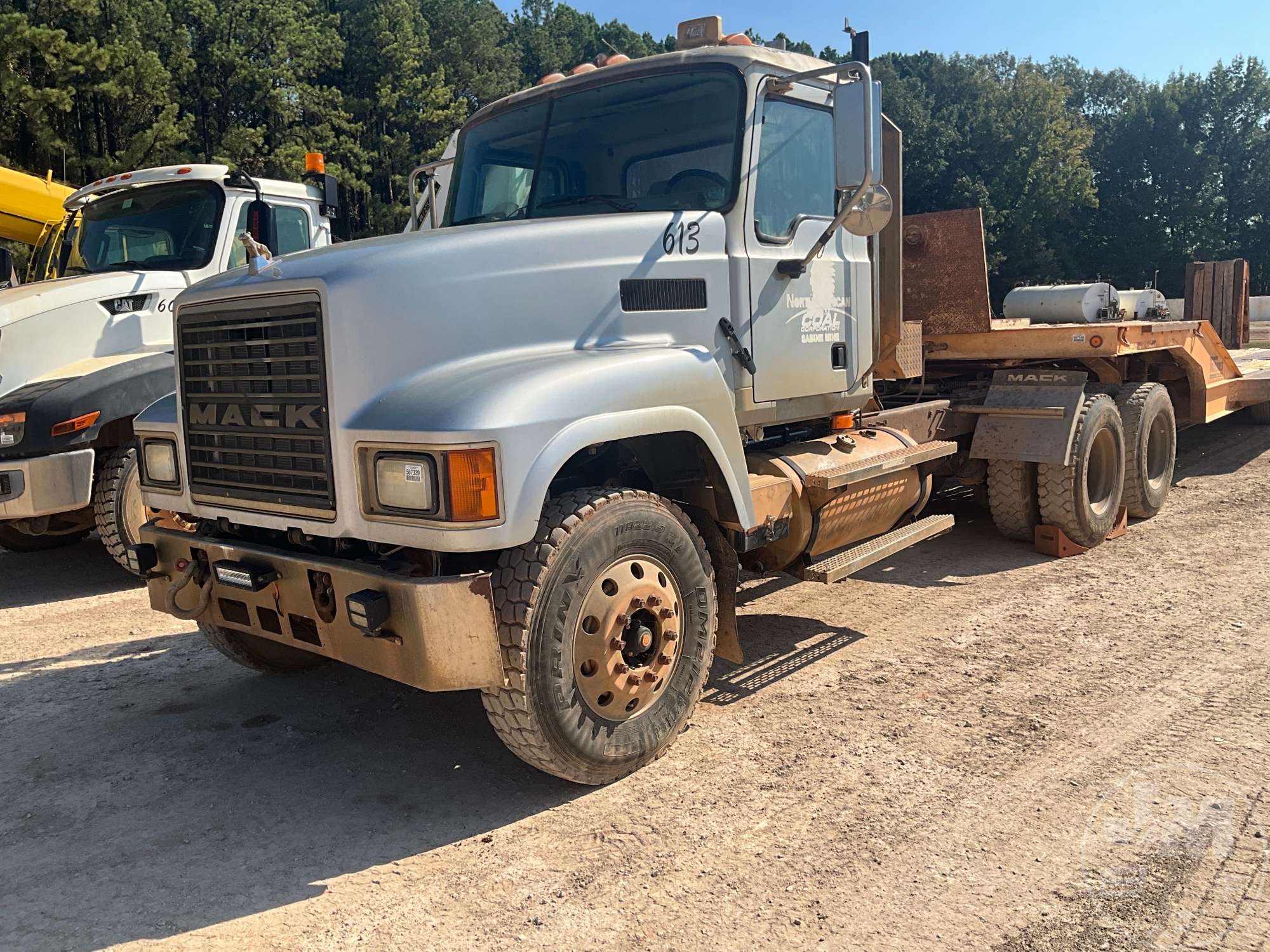 2004 Mack CH613