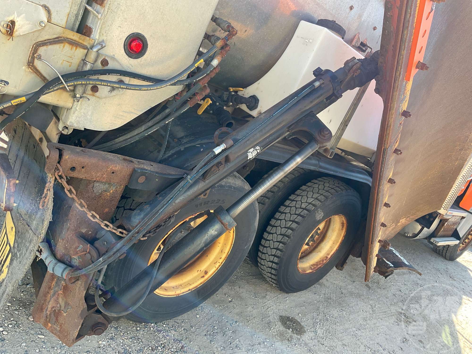2014 Mack GU GRANITE