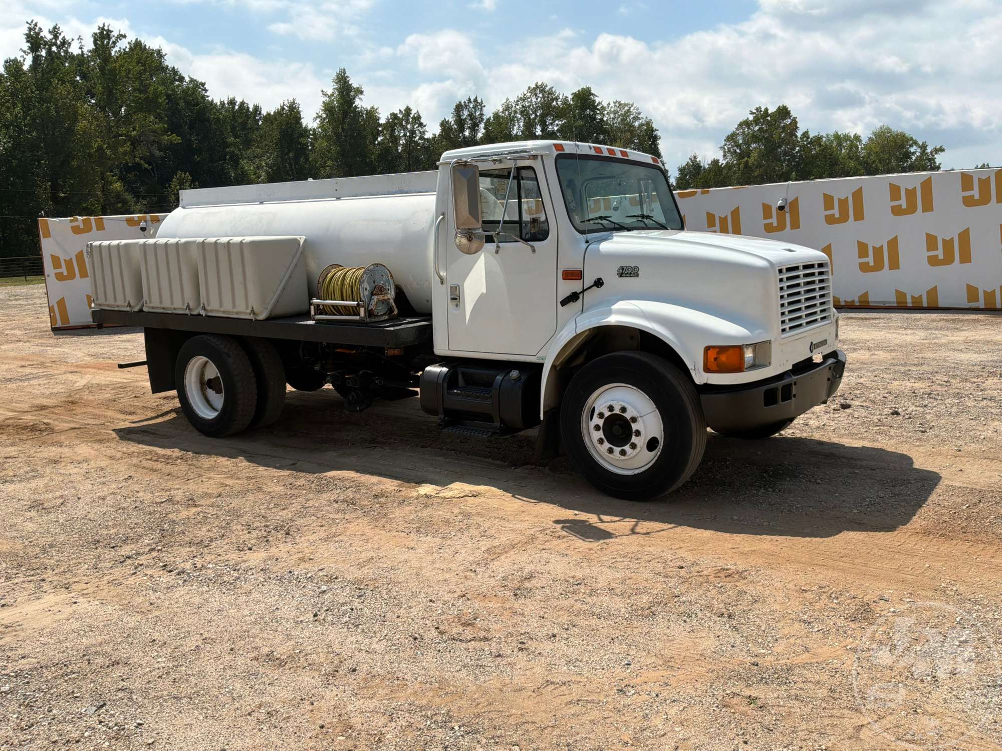 2001 International 4700