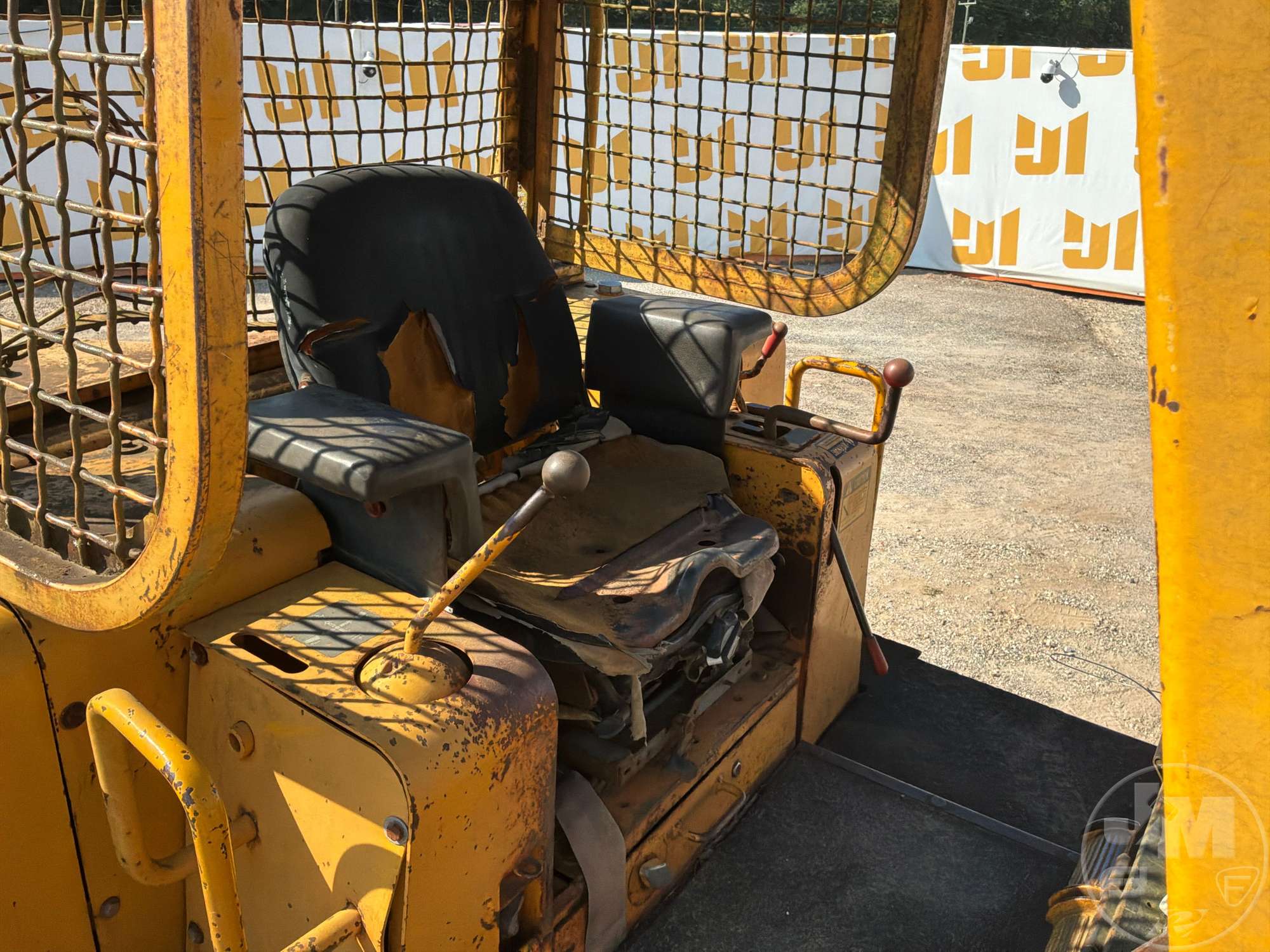 1988 John Deere 750 B
