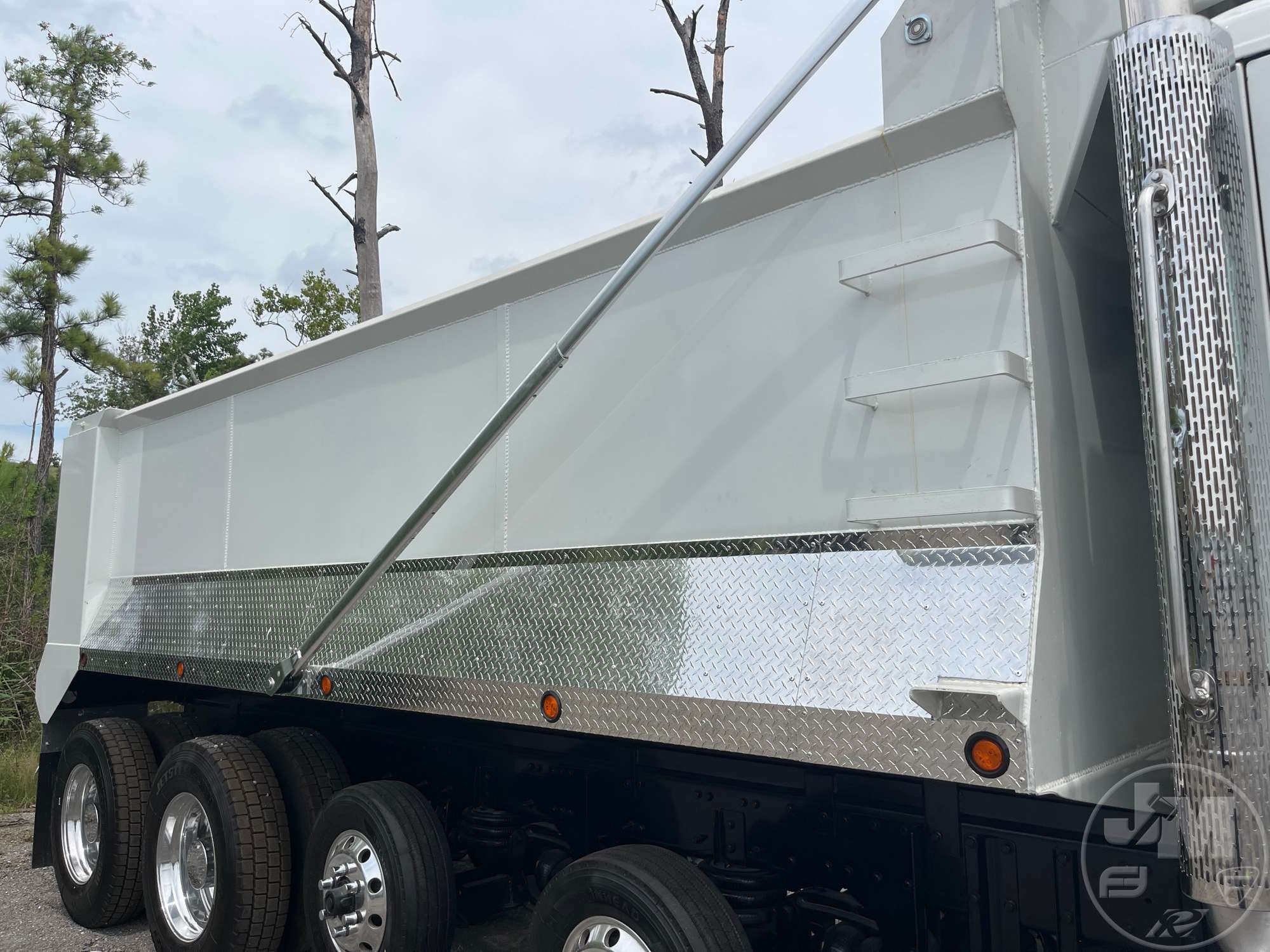 2015 Peterbilt 567