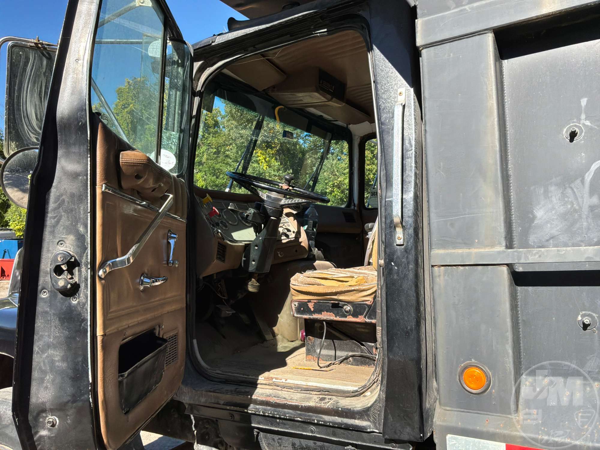 1993 Ford L9000