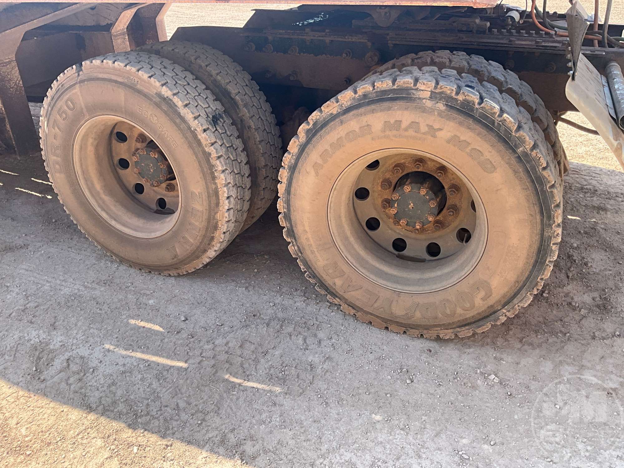 2004 Mack CH613