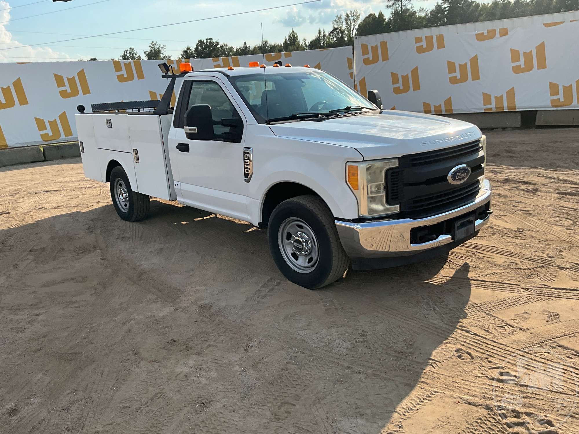 2017 Ford F-350 XL SD