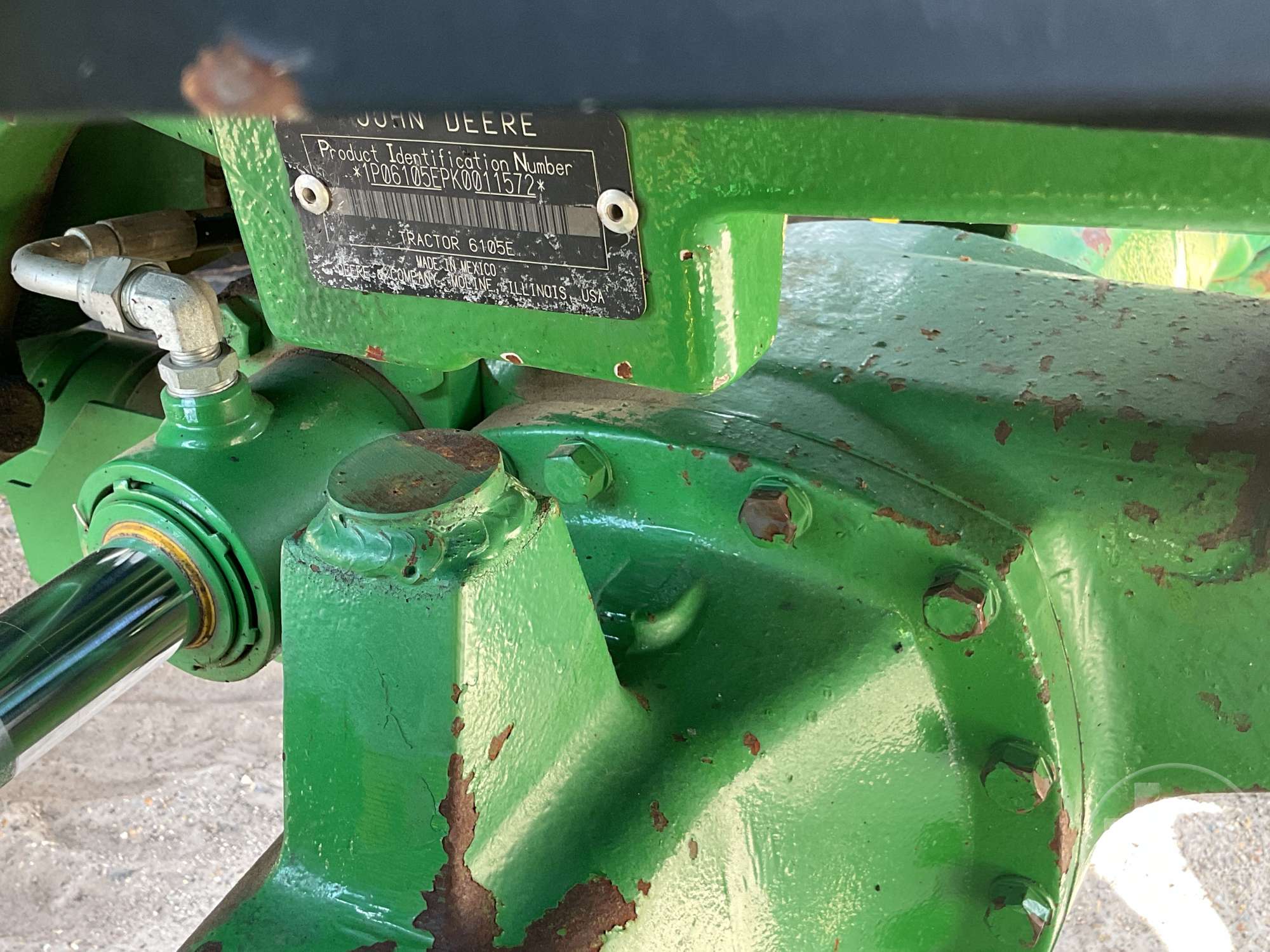 0 John Deere 6105E