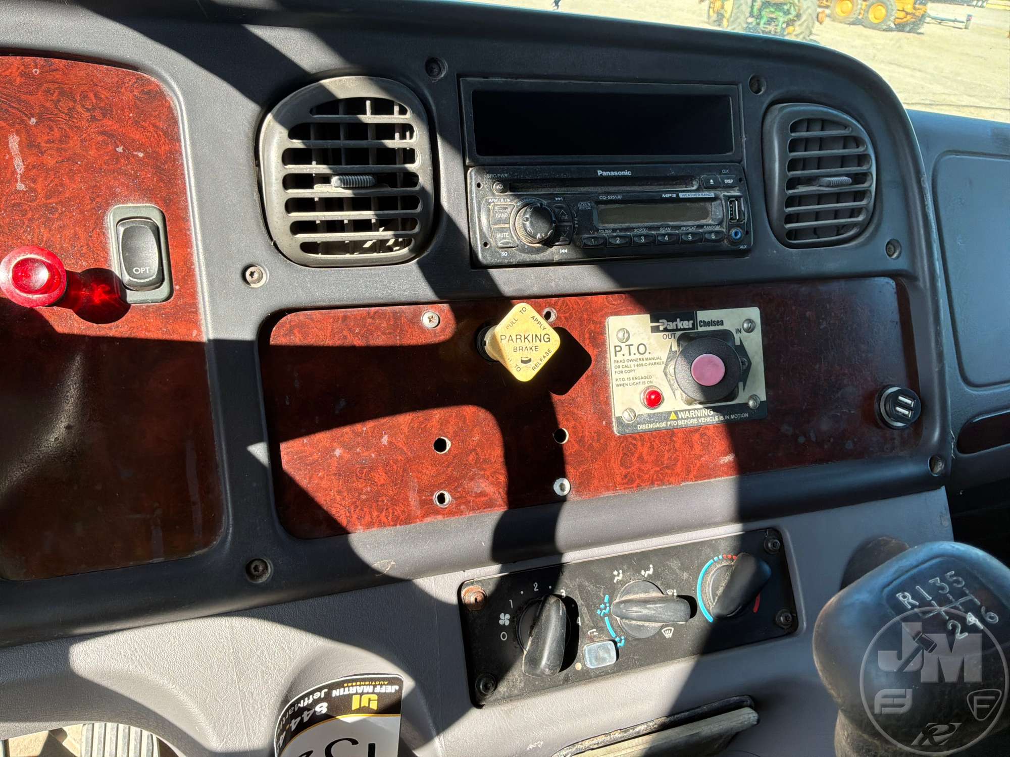 2006 Freightliner M2