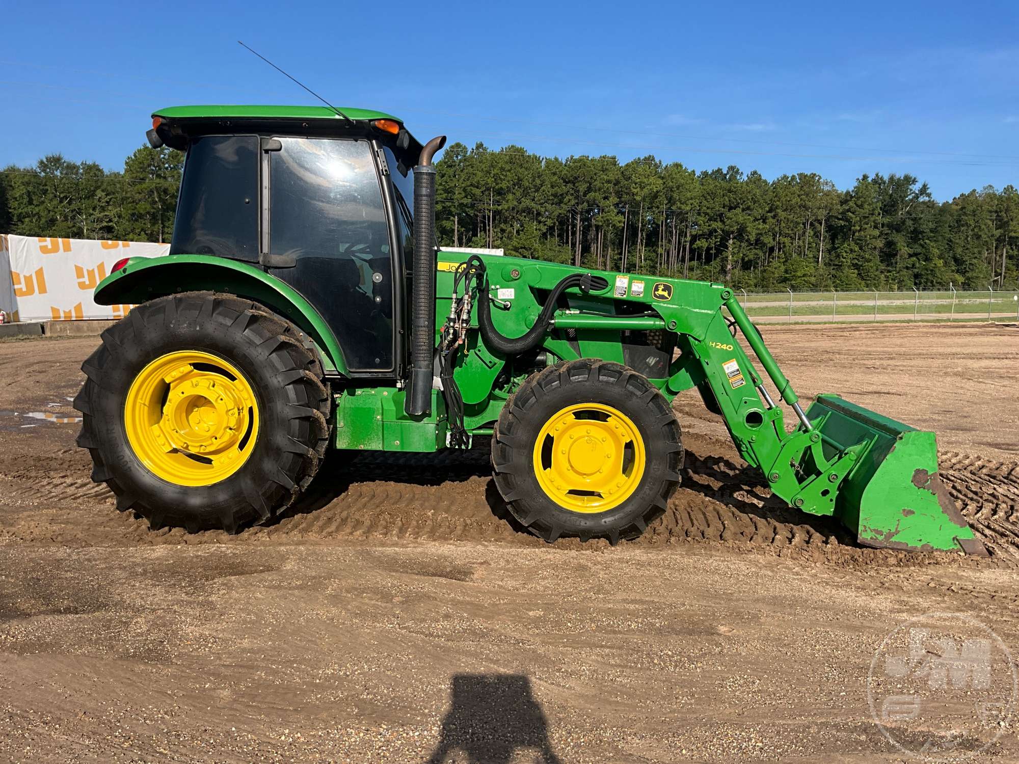 0 John Deere 5100E