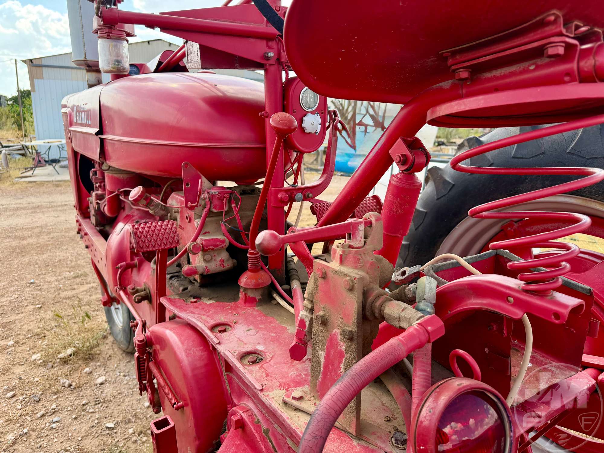 0 International MCCORMICK FARMALL