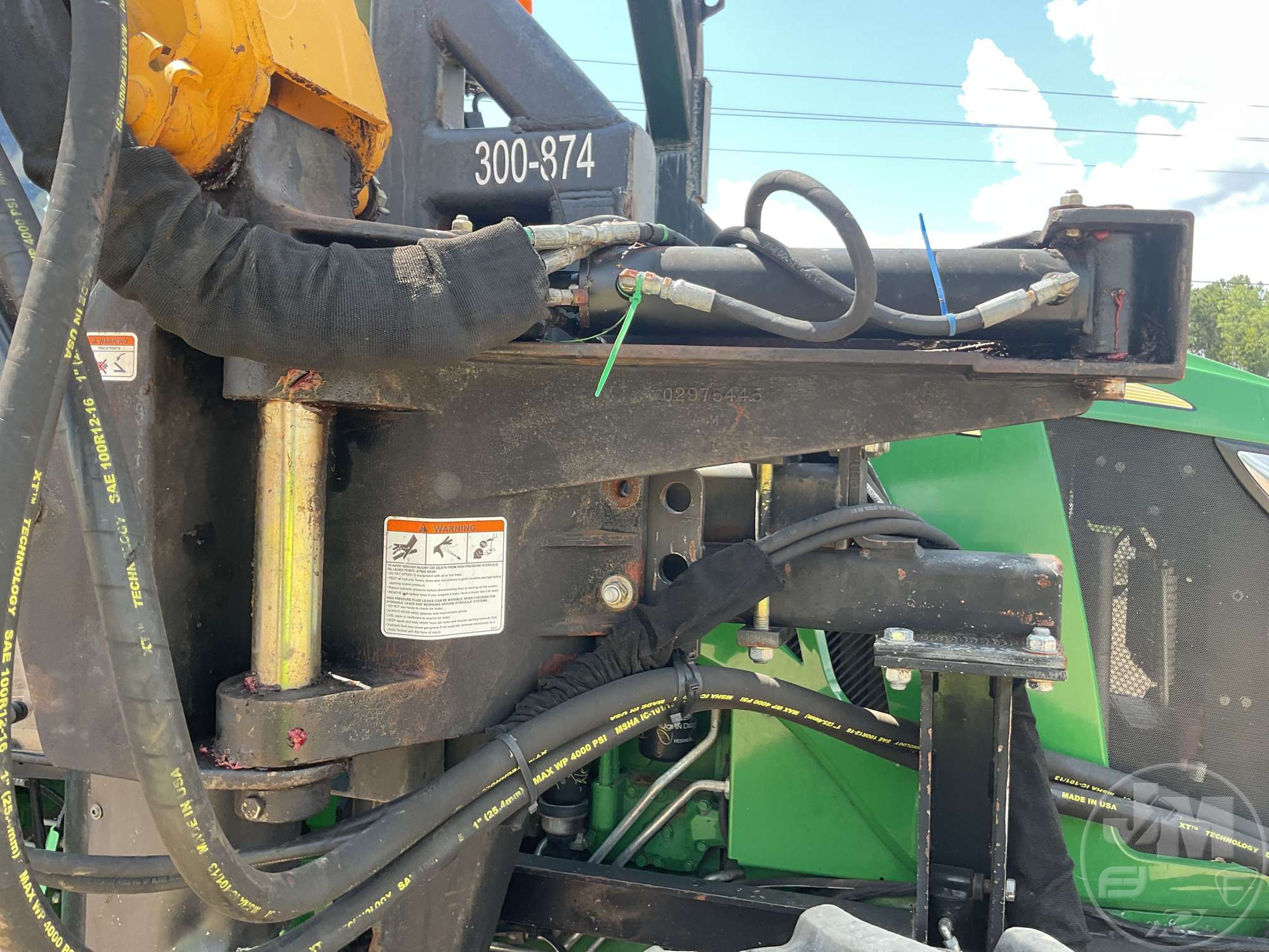 0 John Deere 6105E
