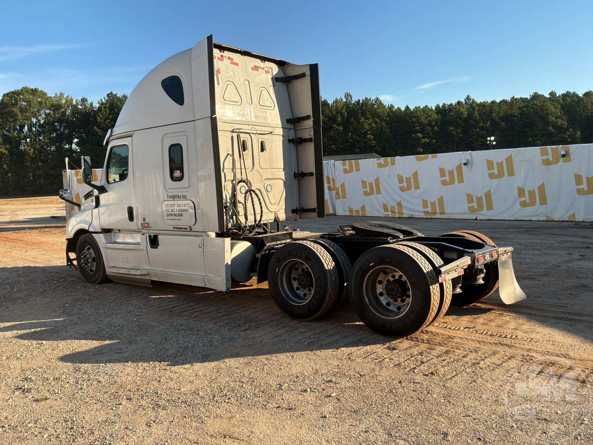 2020 Freightliner CASCADIA