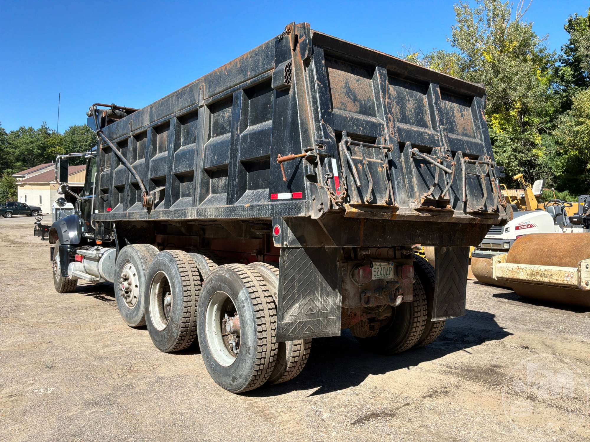 2009 Mack GU713