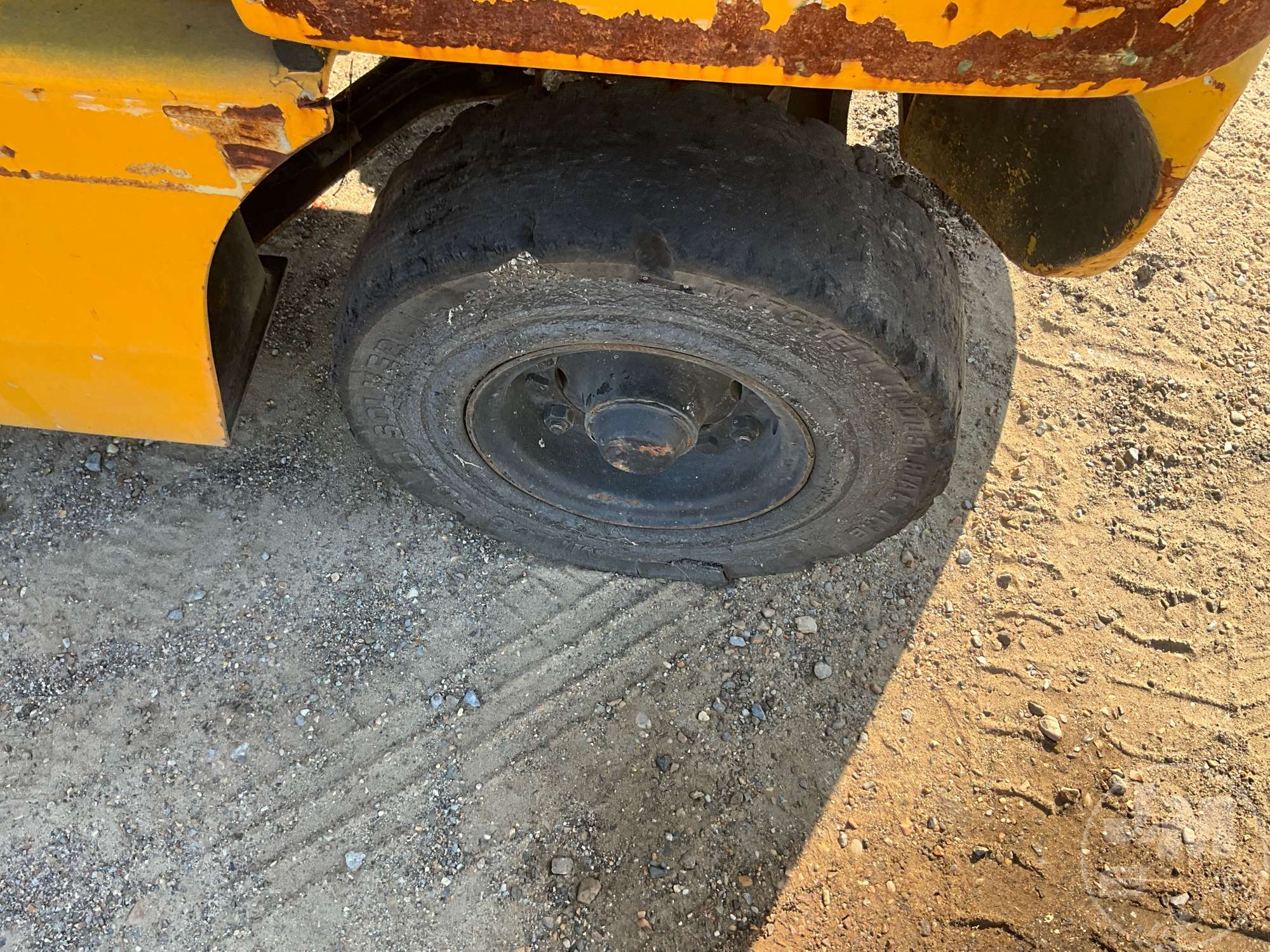 0 Komatsu FG25T-12