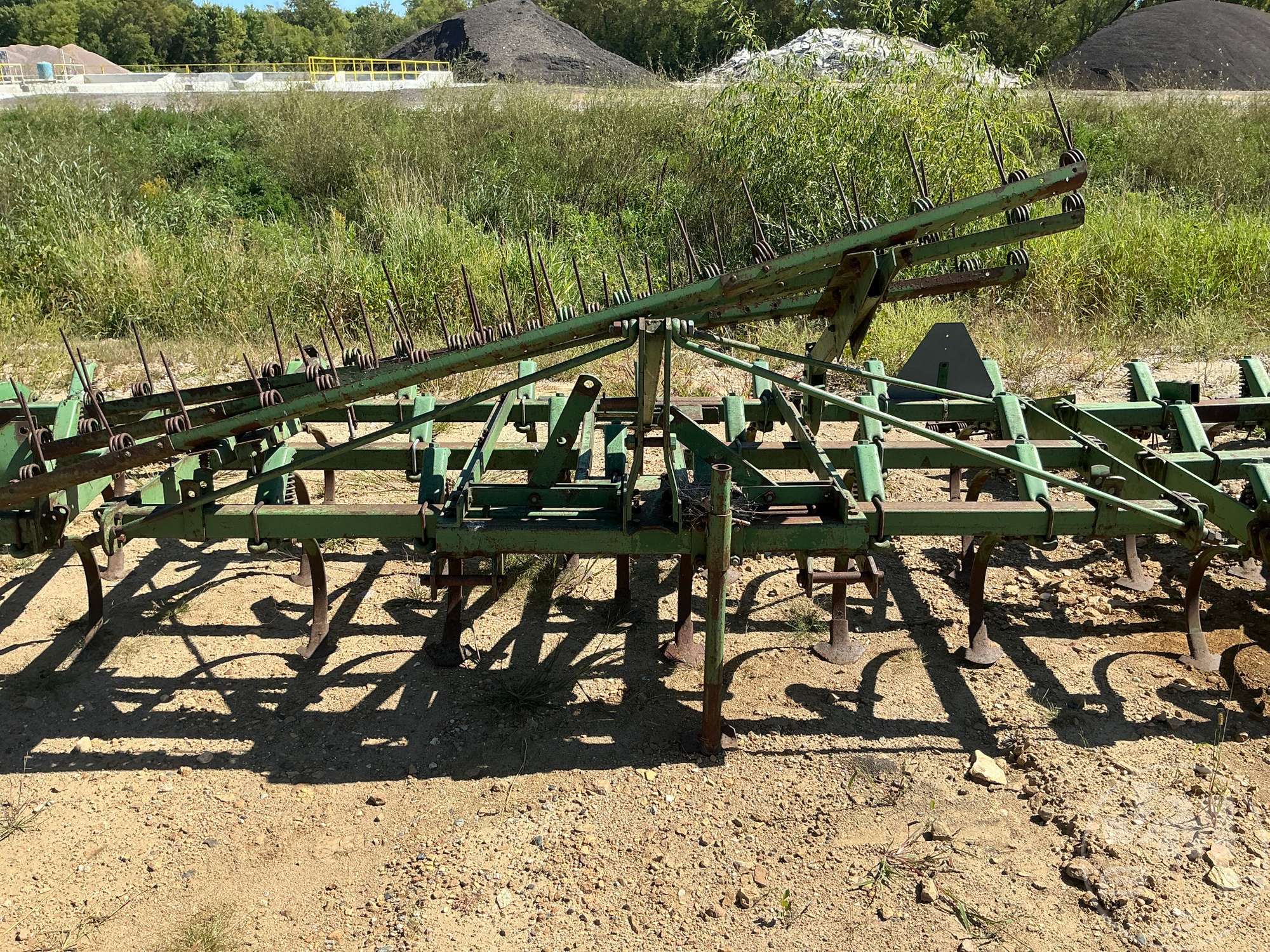 0 John Deere E1100 3 SECTION
