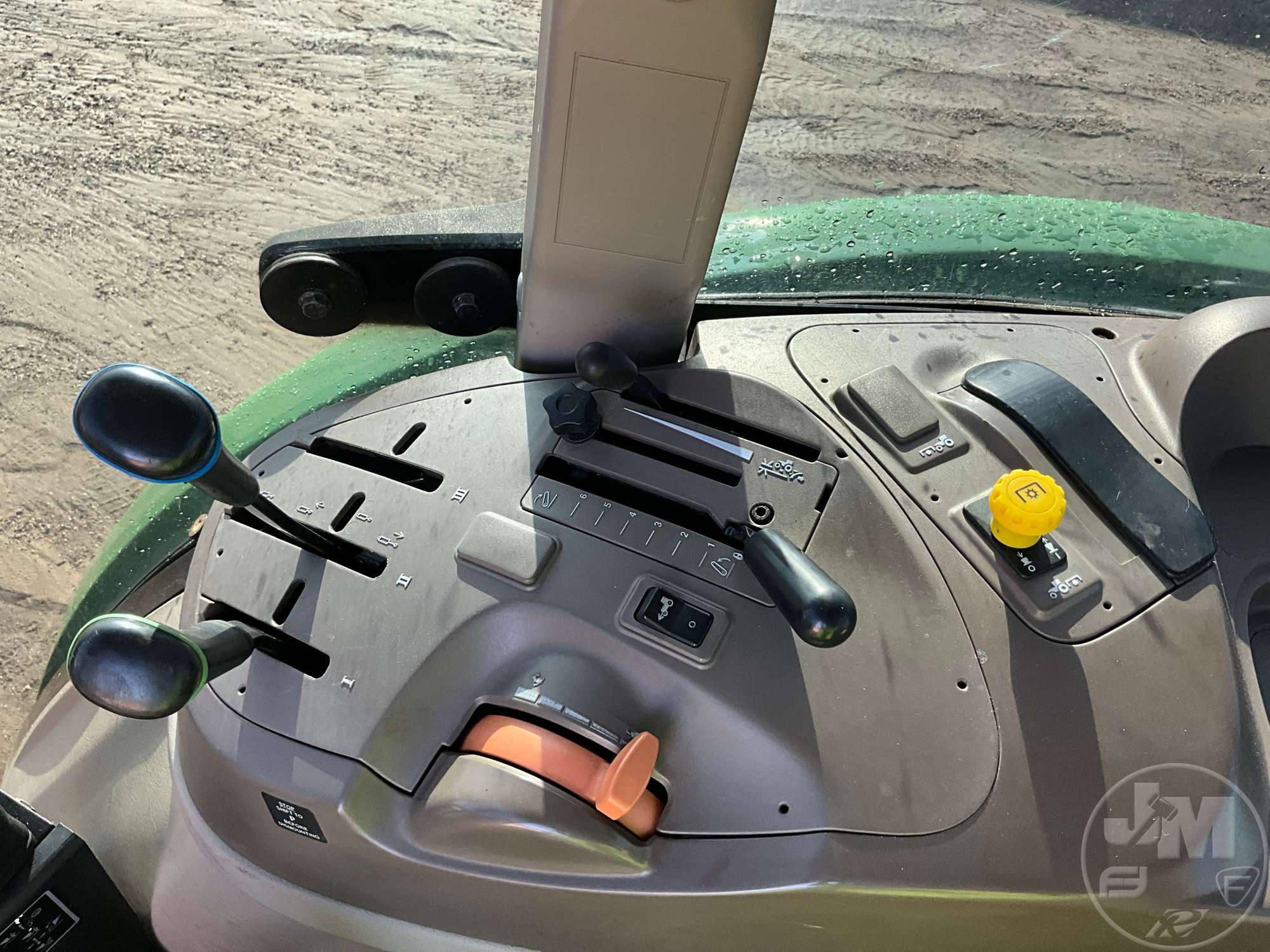 0 John Deere 5100E