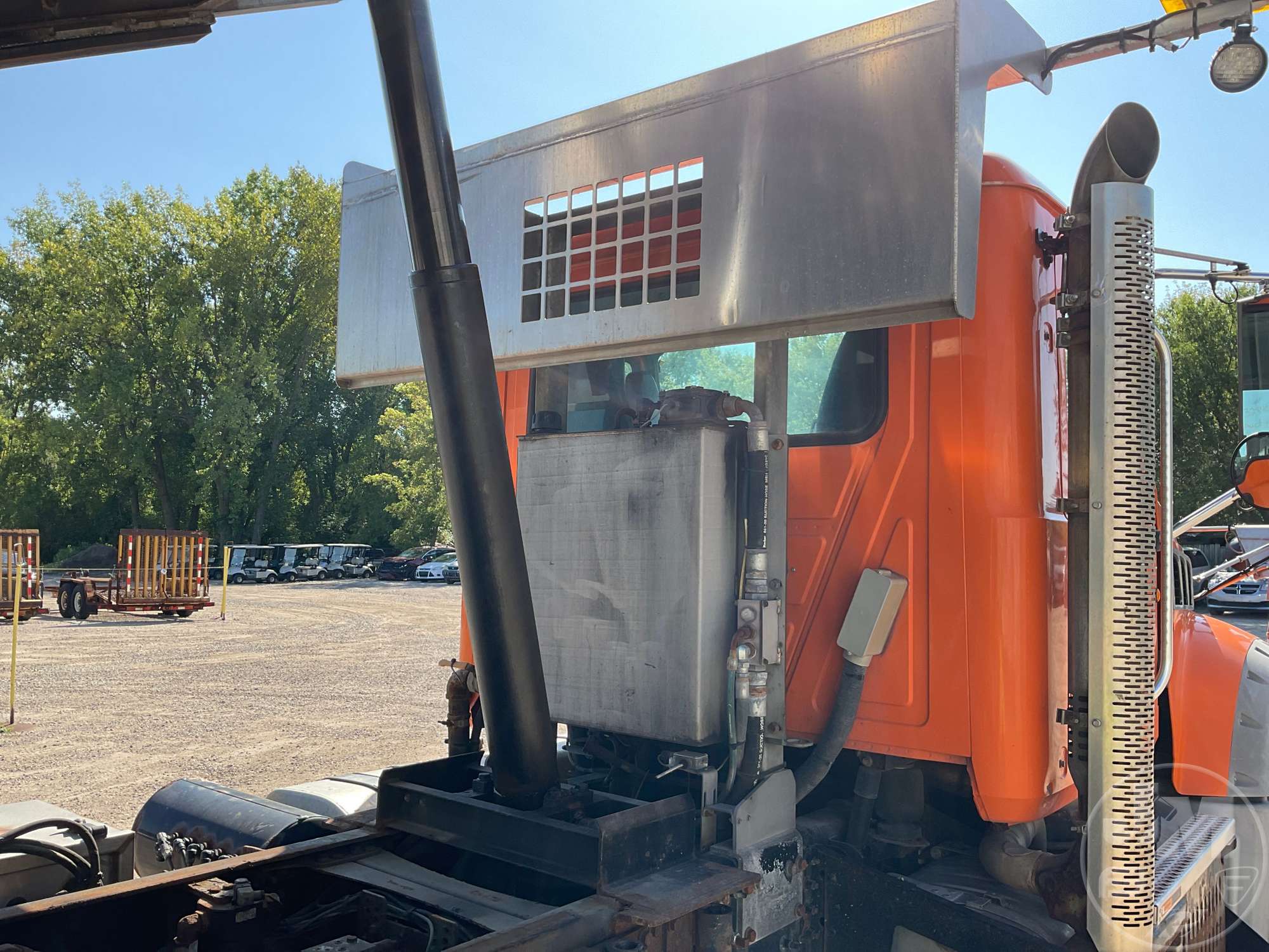 2014 Mack GU GRANITE