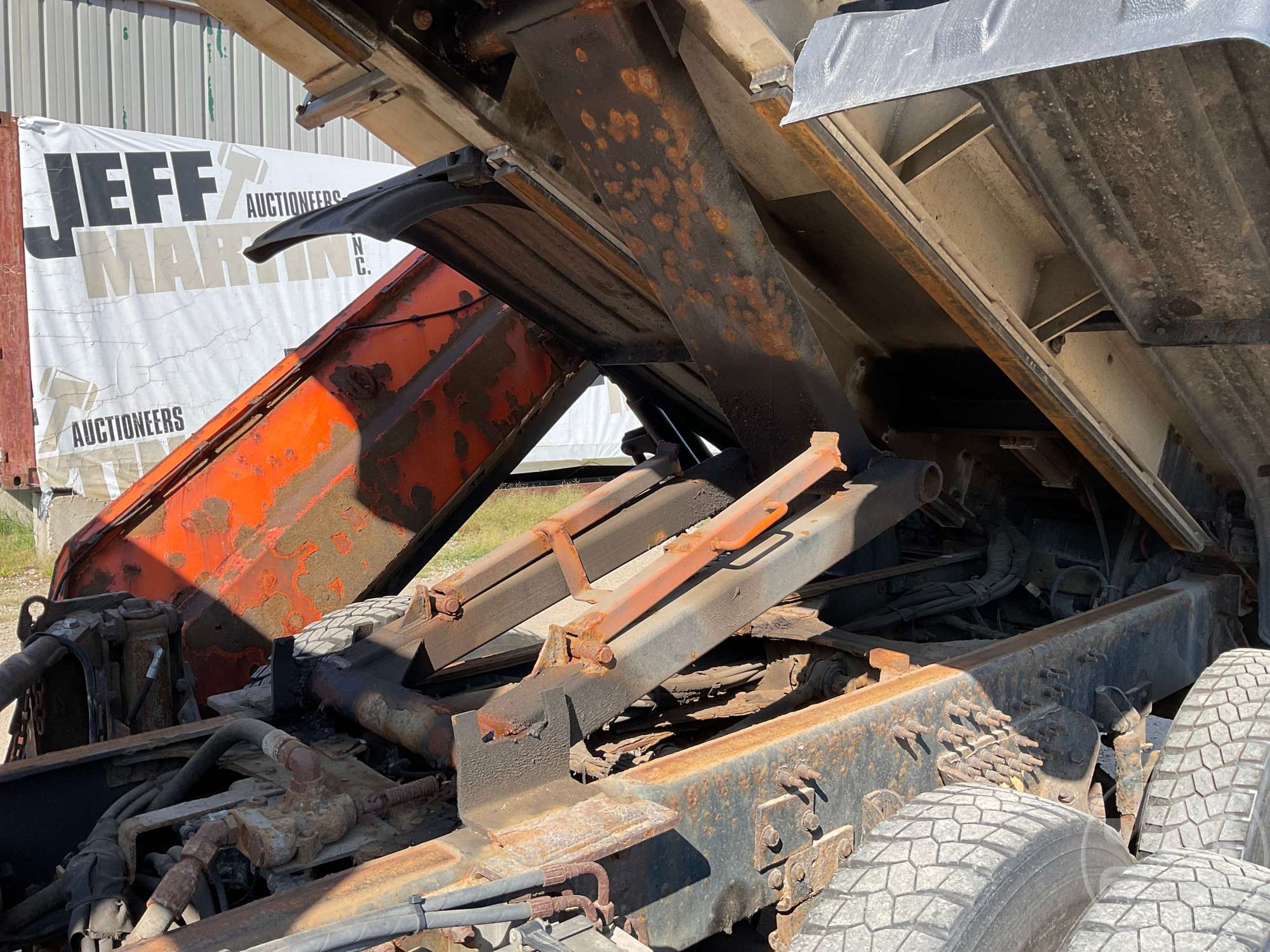 2014 Mack GU GRANITE