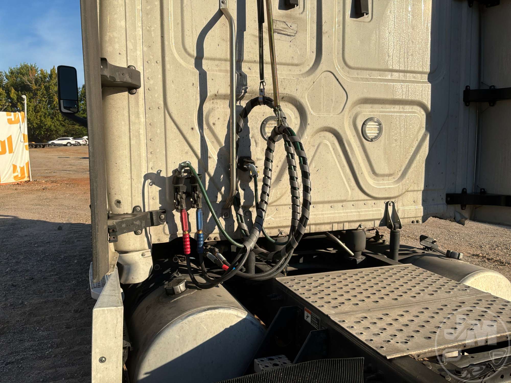 2020 Freightliner CASCADIA