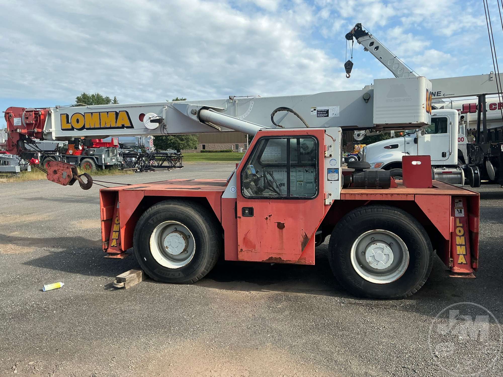 2004 Shuttlelift 5560B