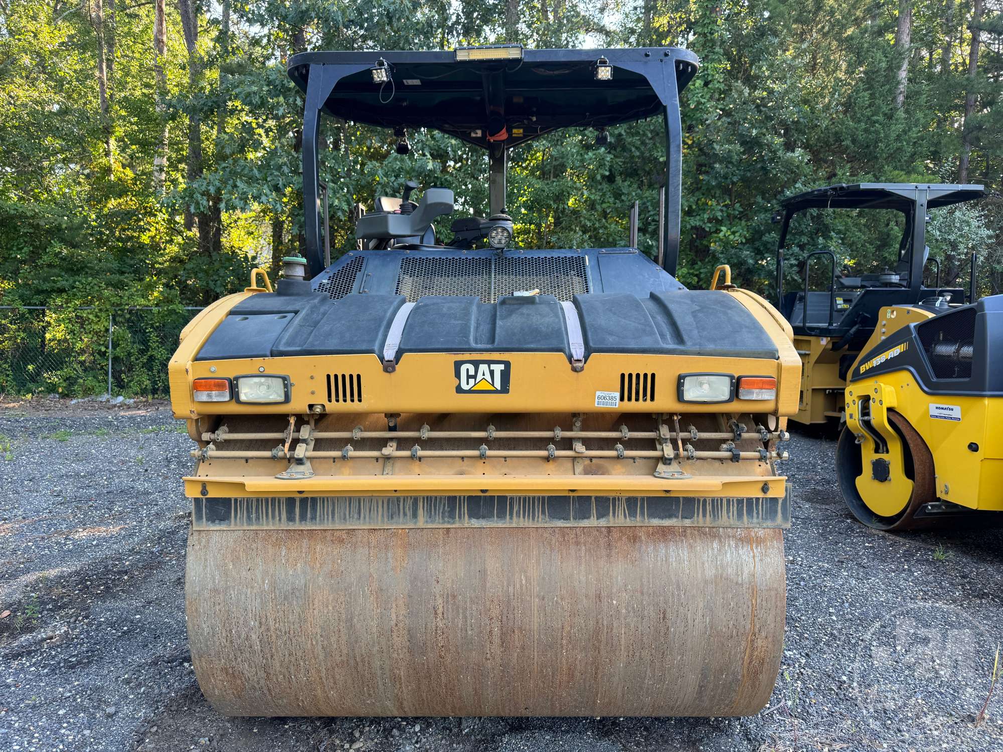 2015 Caterpillar CB64B