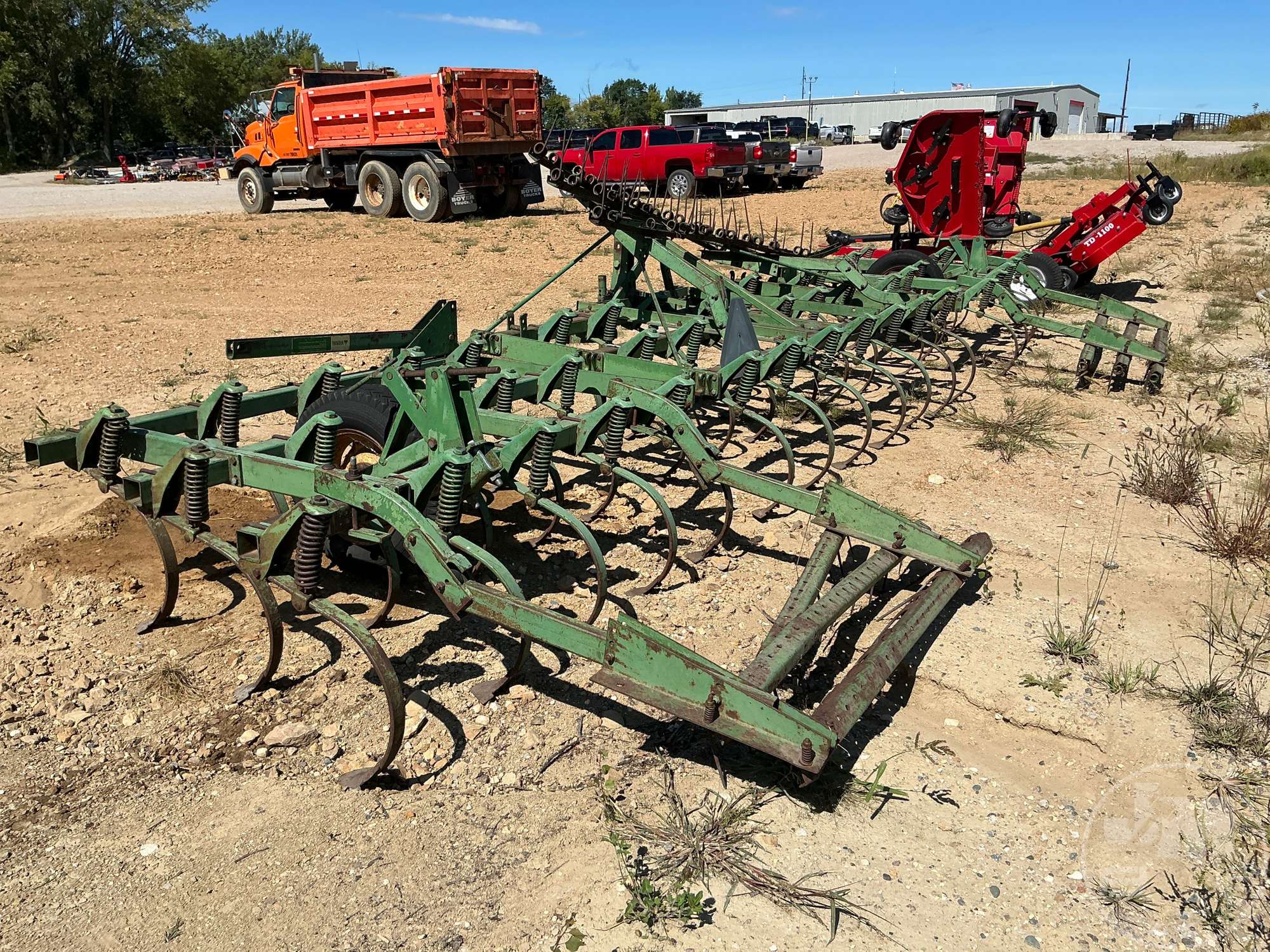 0 John Deere E1100 3 SECTION