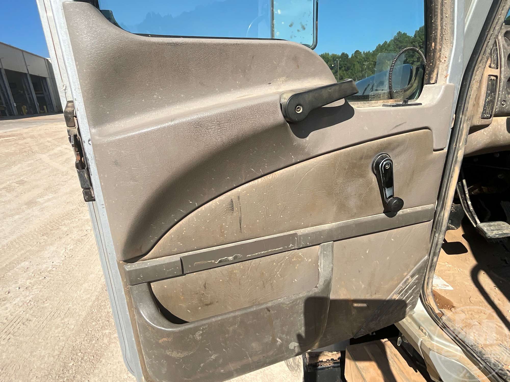 2004 Mack CH613
