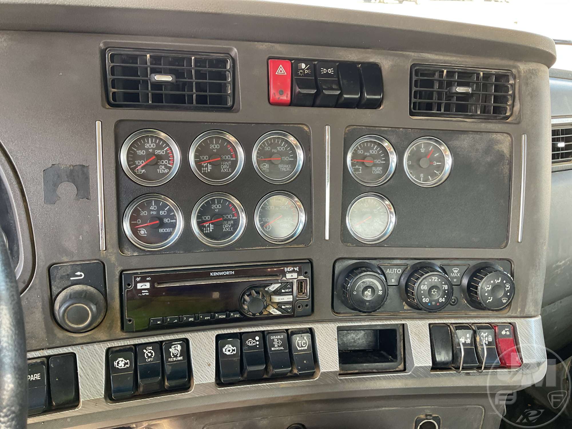 2016 Kenworth T880