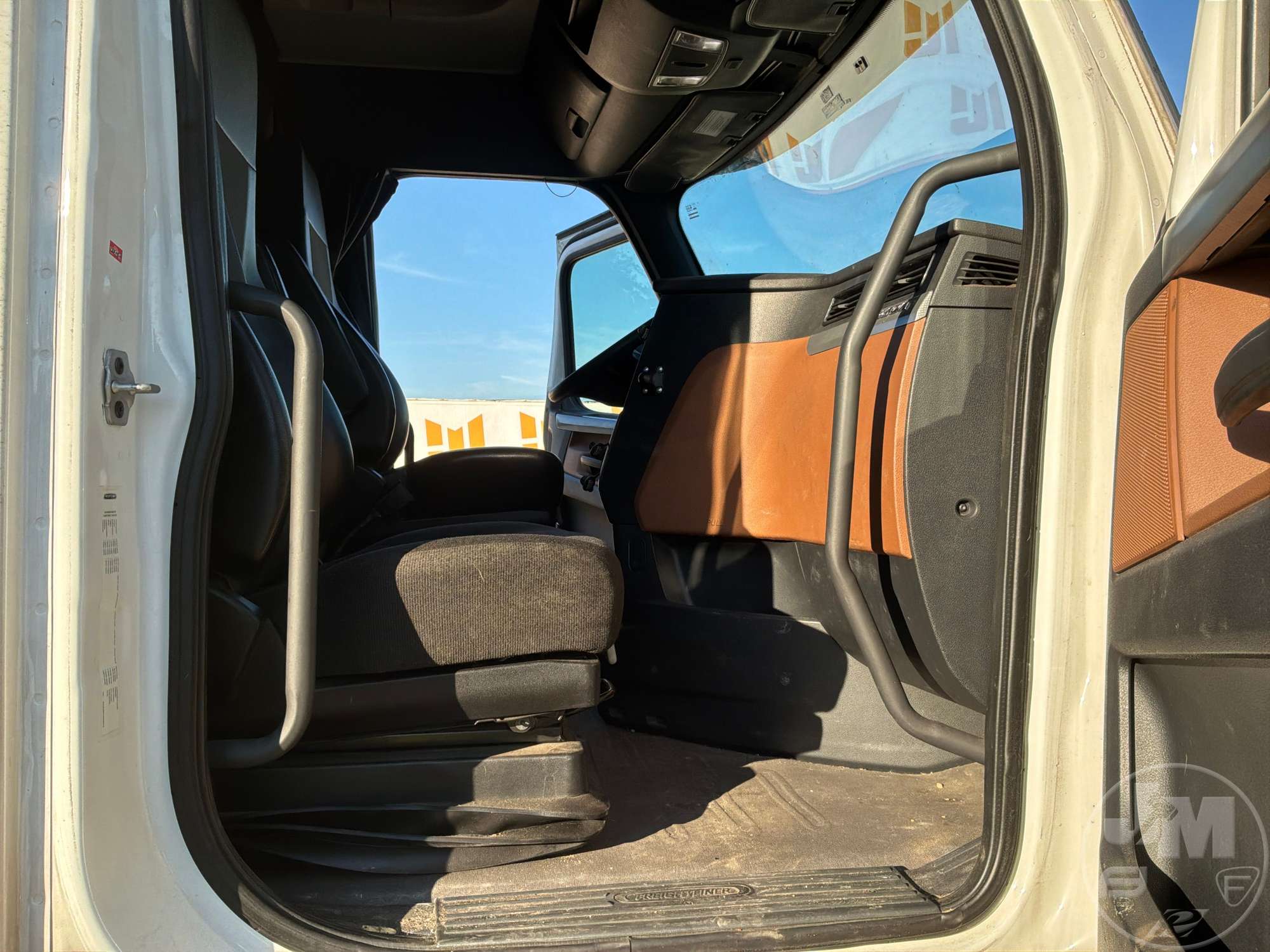 2020 Freightliner CASCADIA