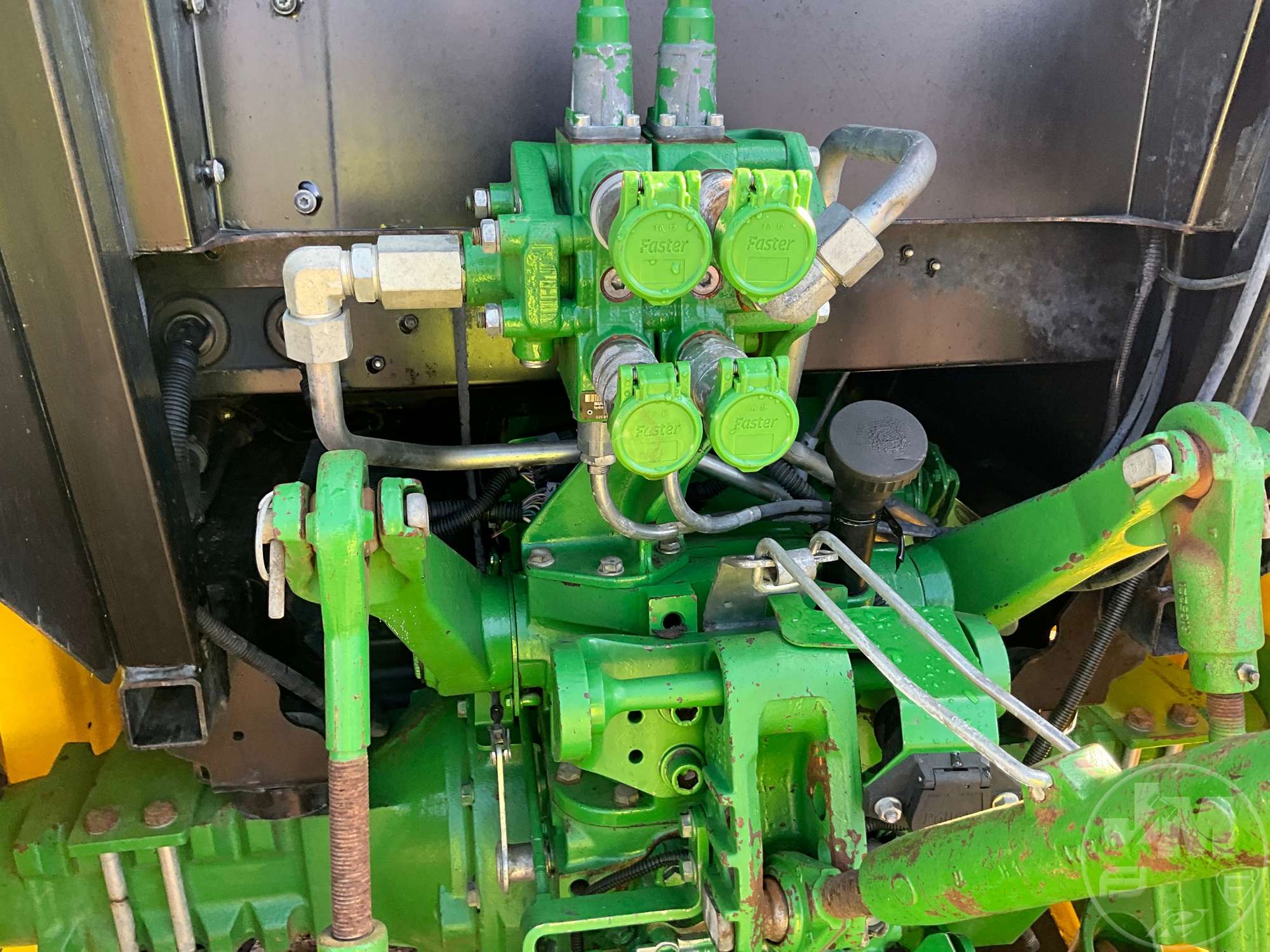0 John Deere 5100E