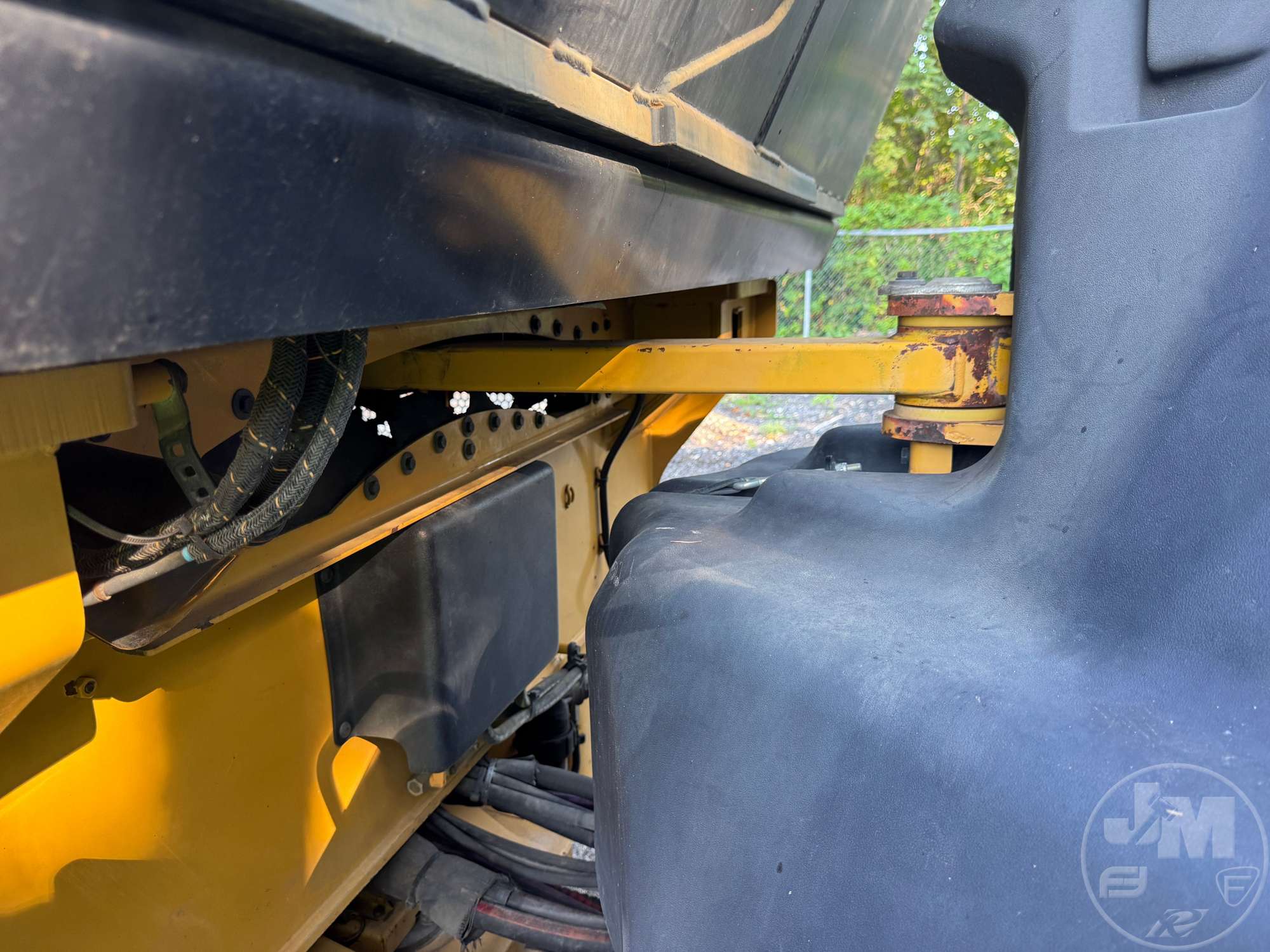 2015 Caterpillar CB64B