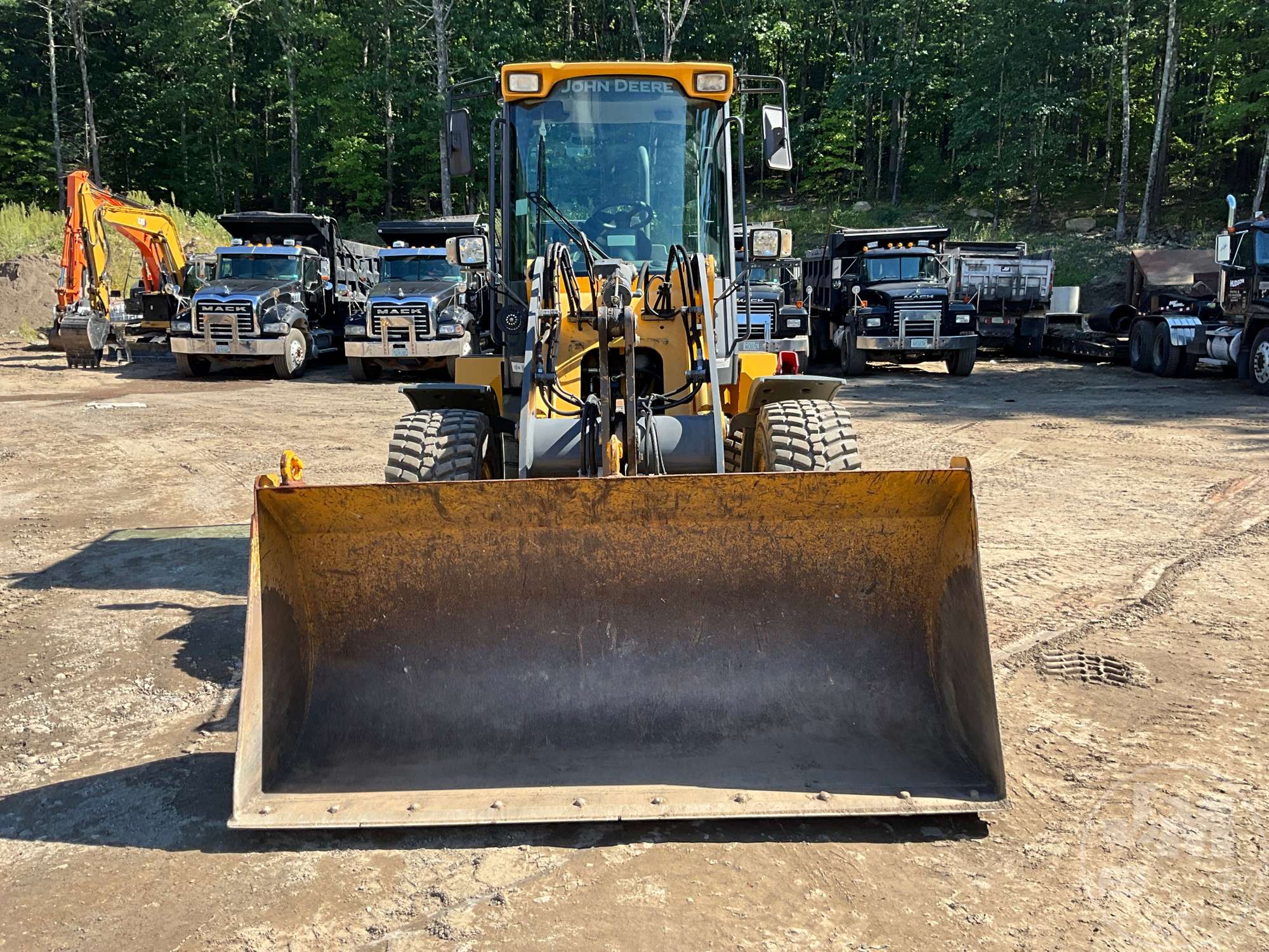 2017 John Deere 324K