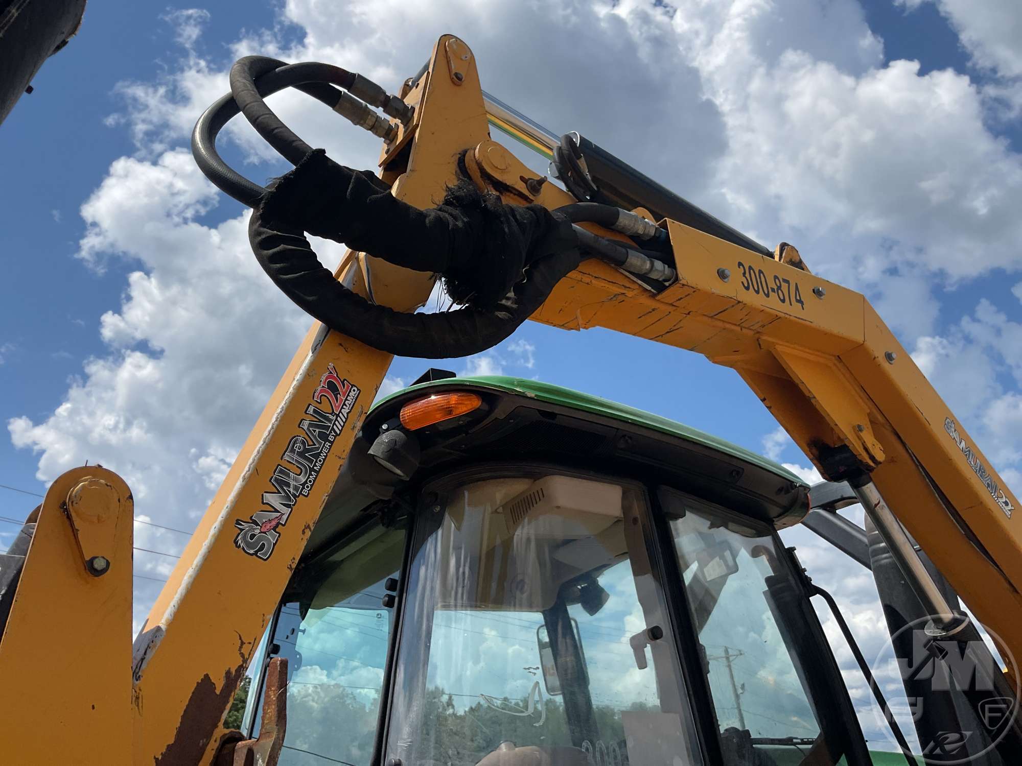 0 John Deere 6105E