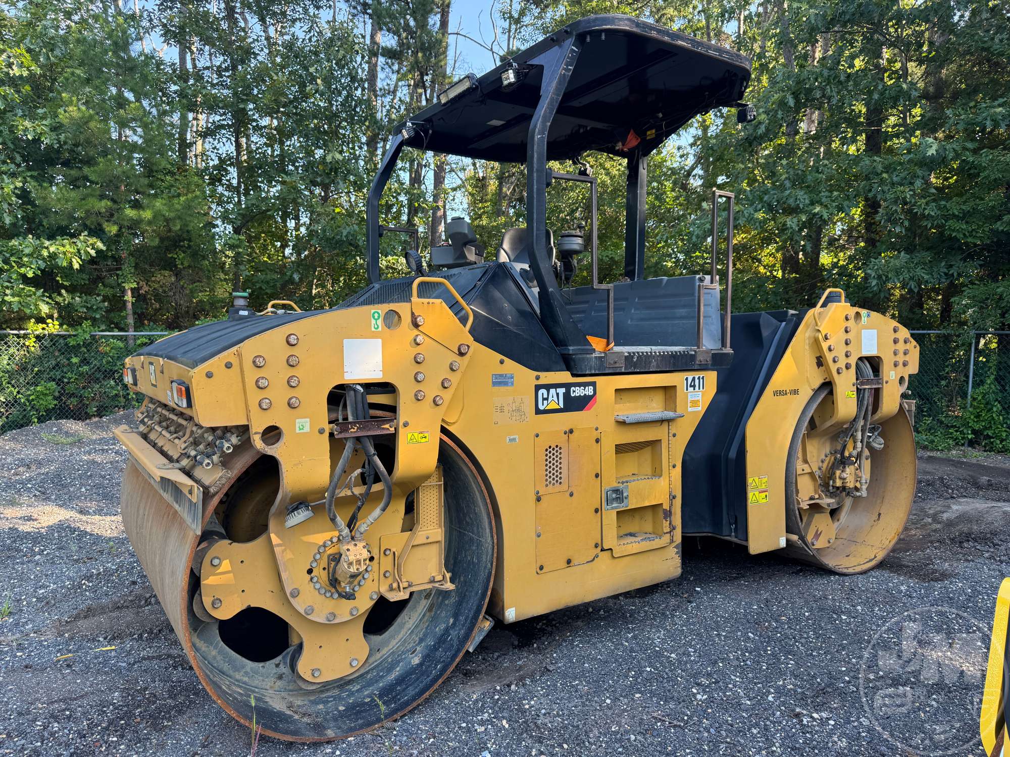 2015 Caterpillar CB64B