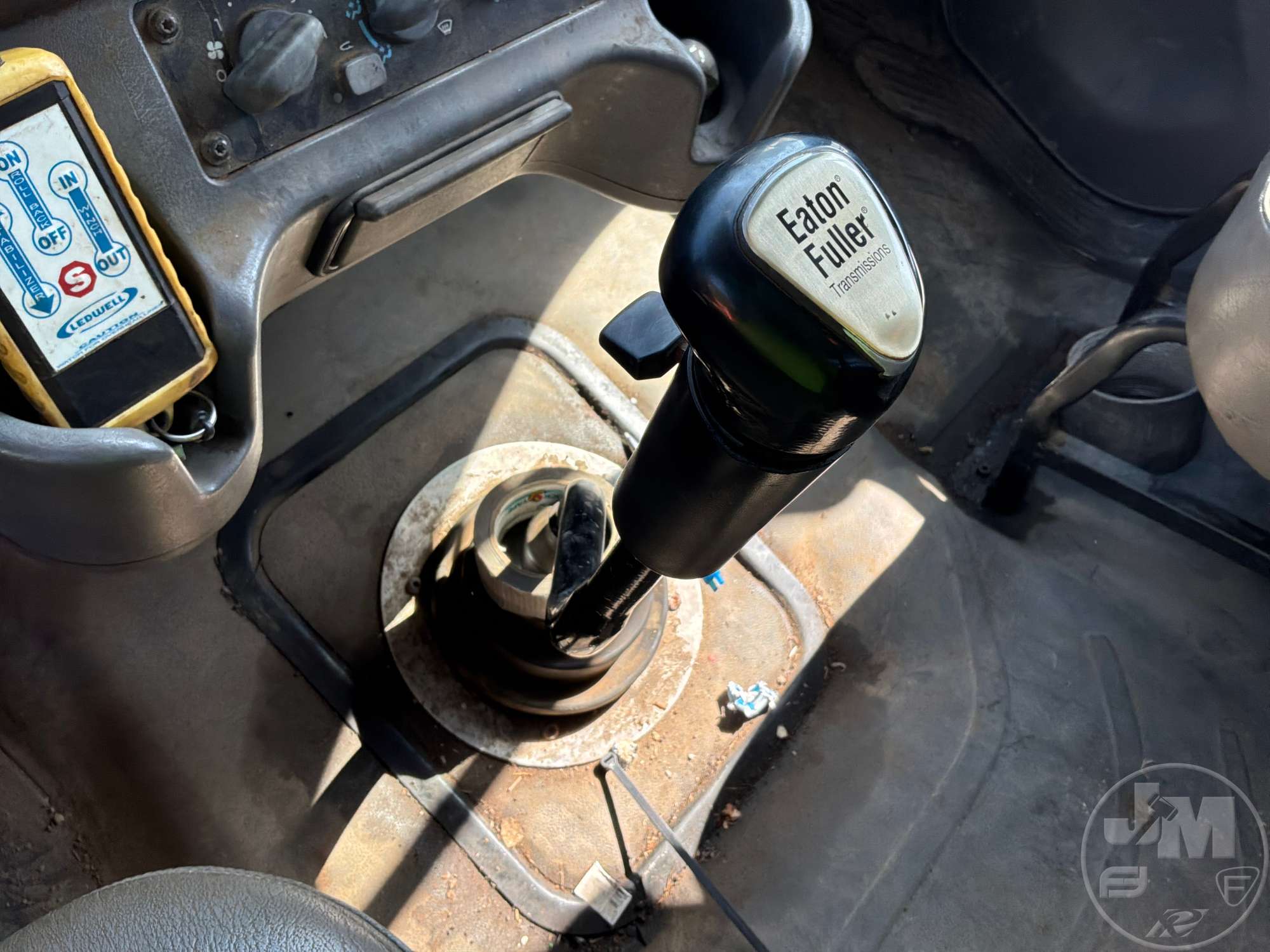 2005 Freightliner M2