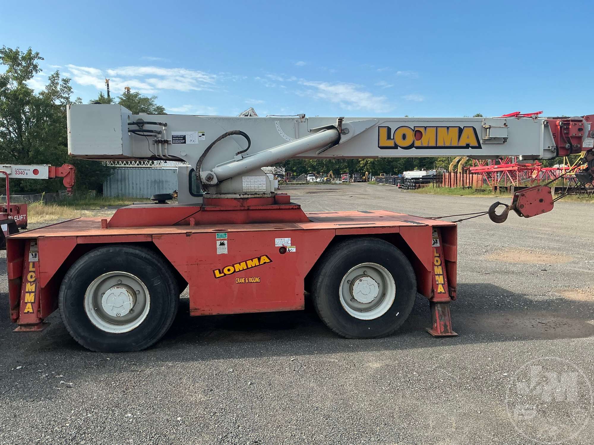 2004 Shuttlelift 5560B