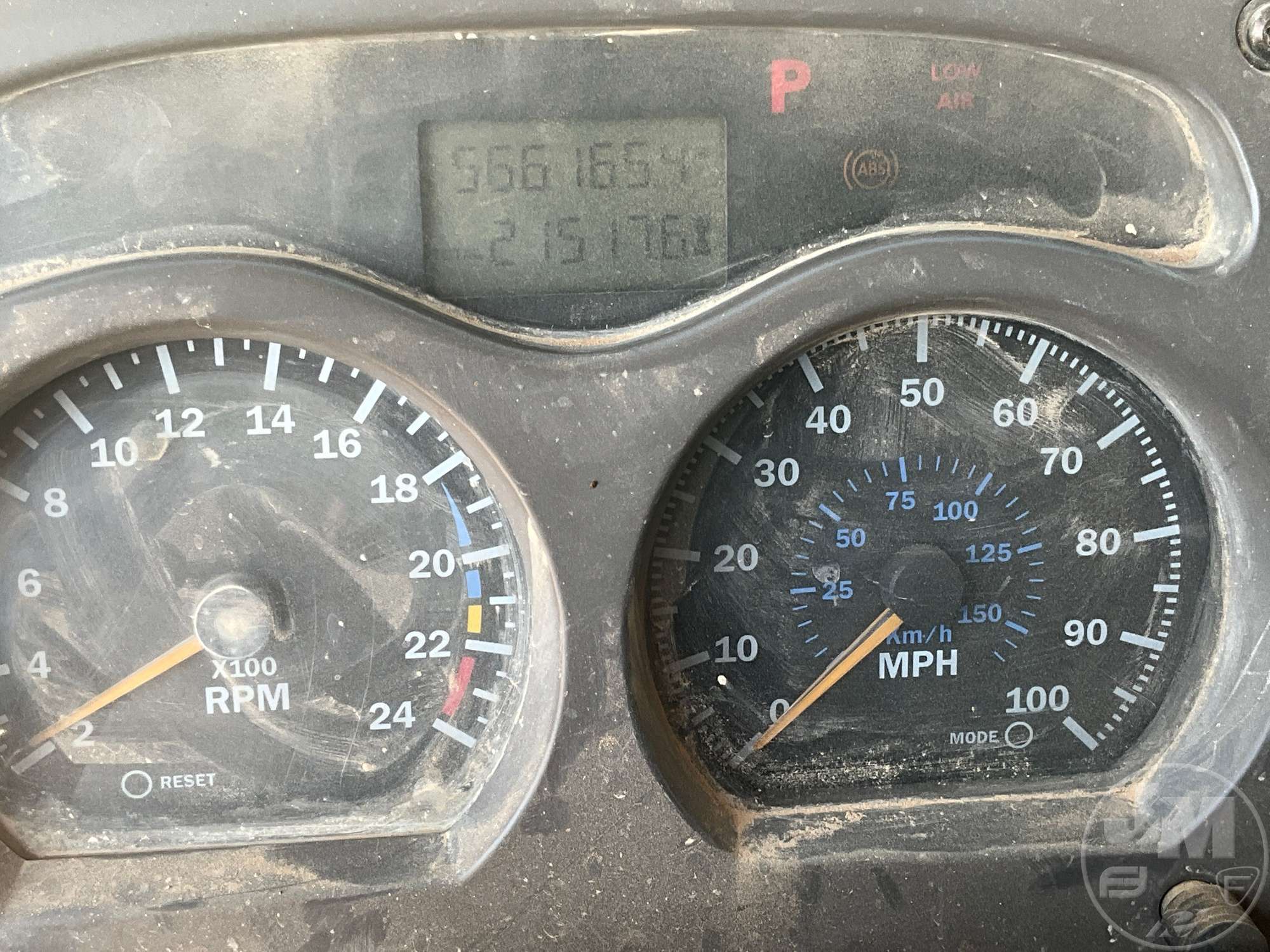 2004 Mack CH613