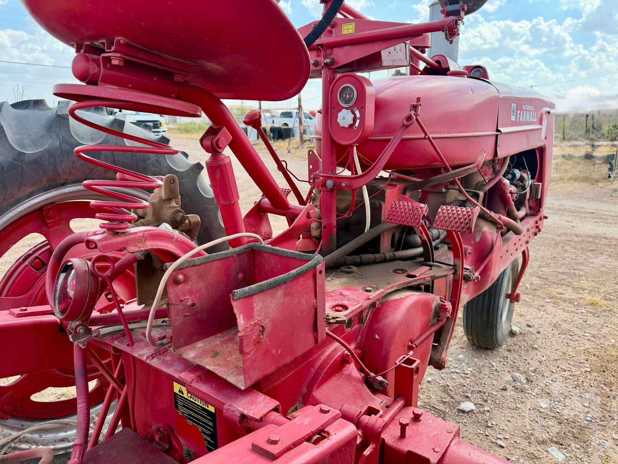 0 International MCCORMICK FARMALL