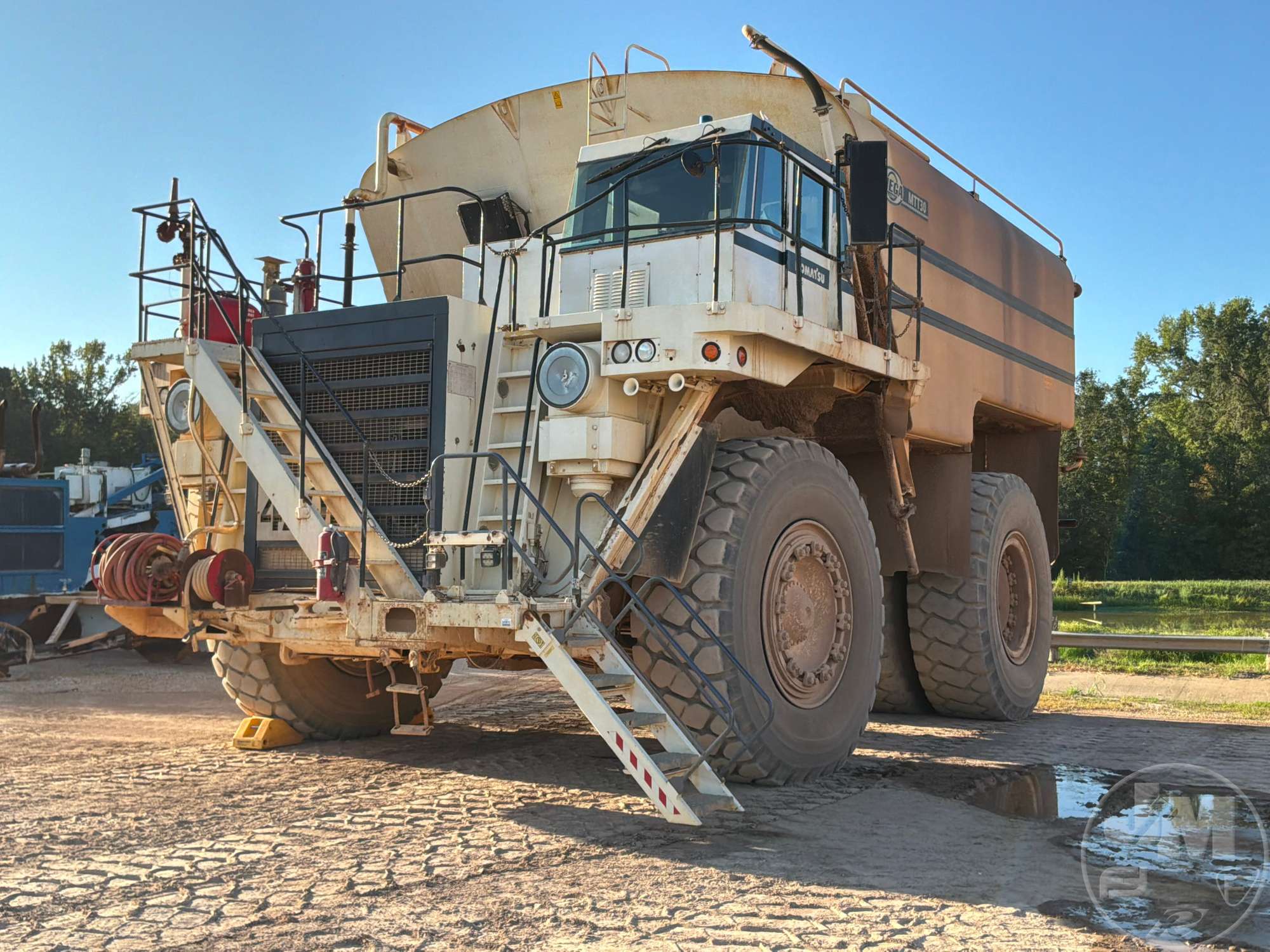 Photo of 2000 Komatsu 530M RIGID FRAME