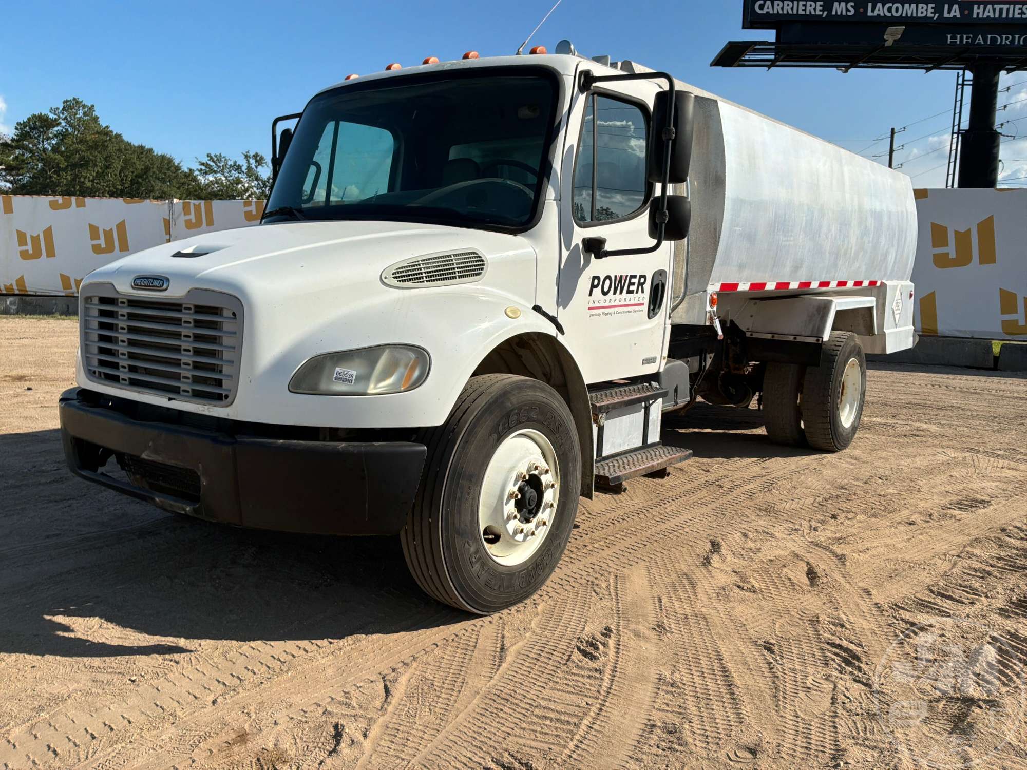 2006 Freightliner M2