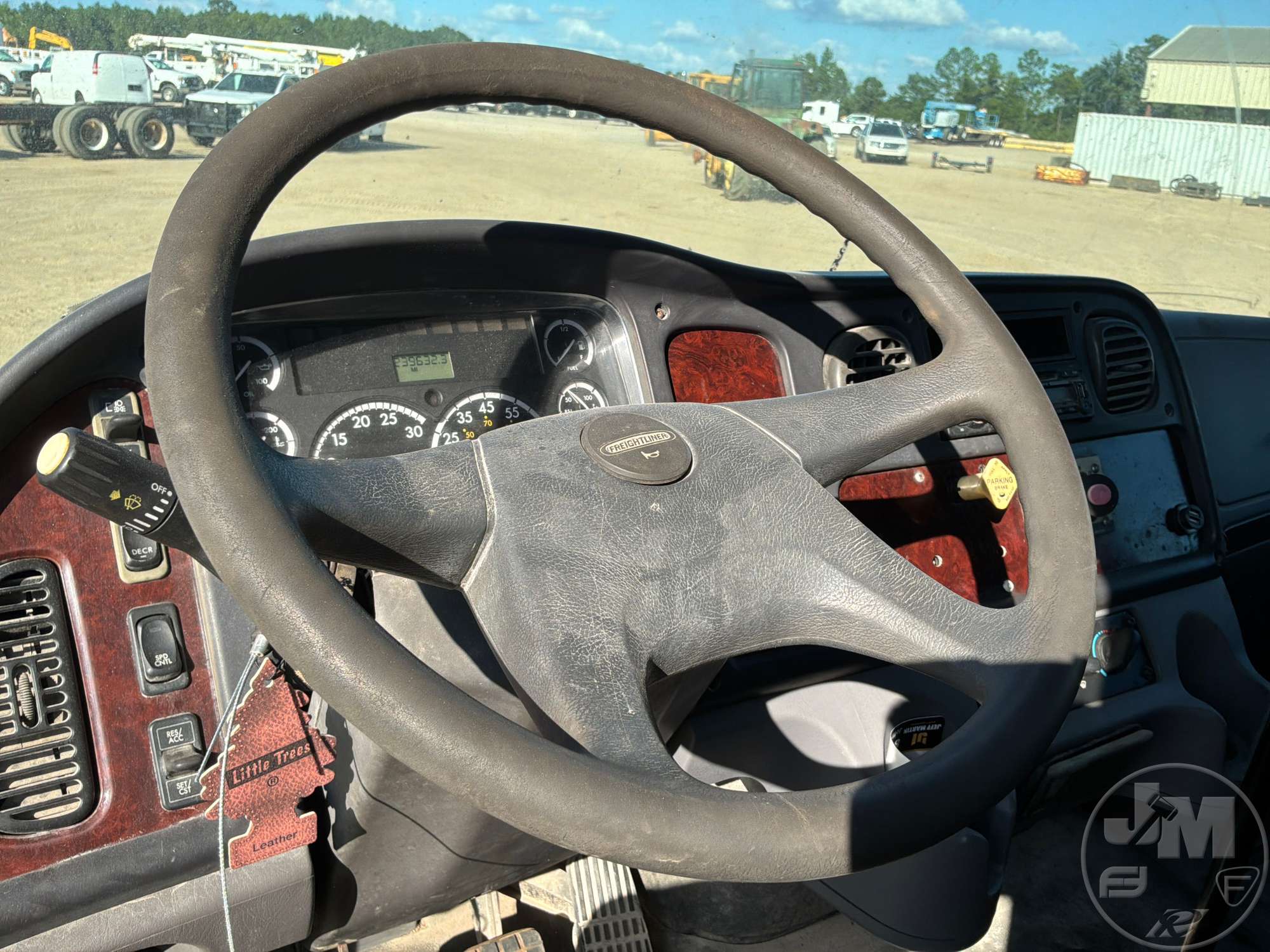 2006 Freightliner M2