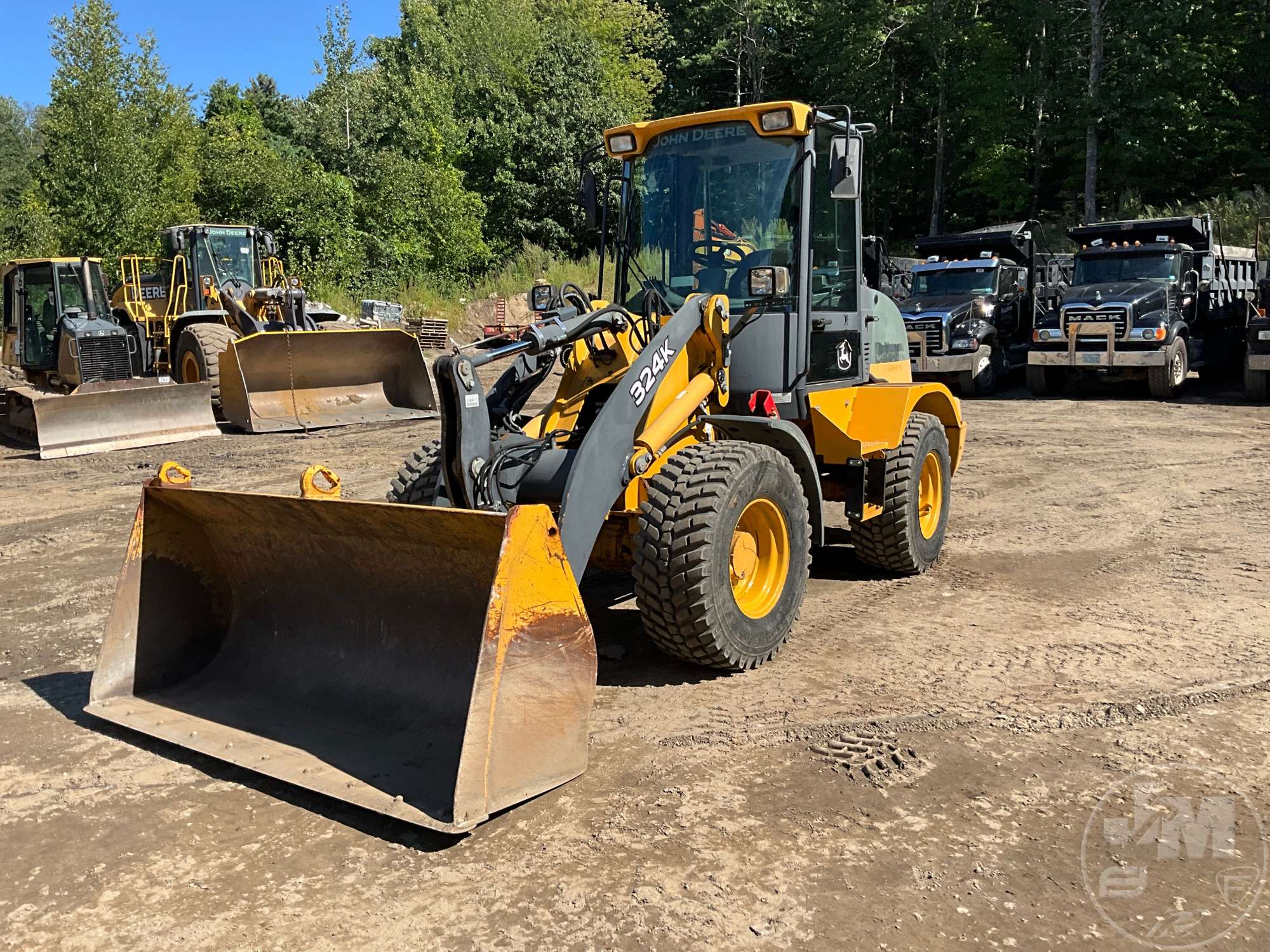 2017 John Deere 324K