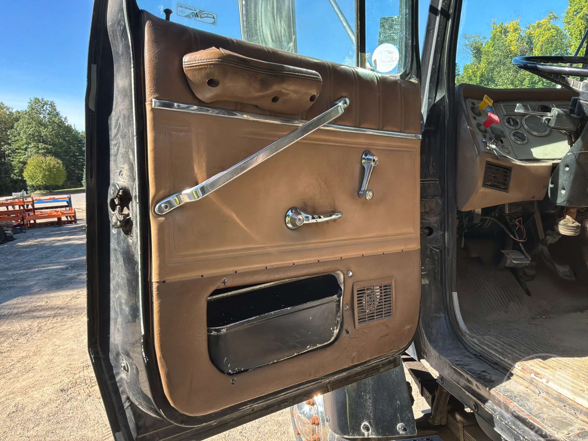 1993 Ford L9000