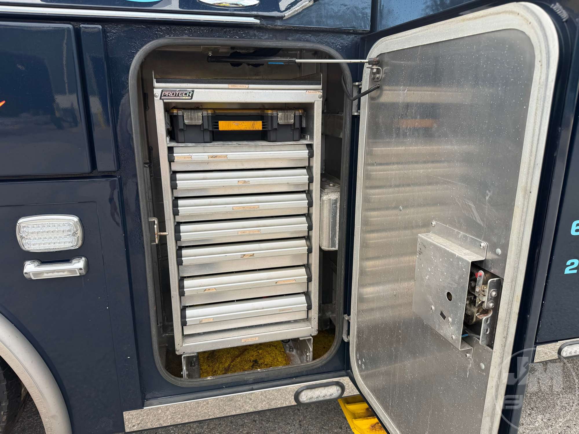 2020 Peterbilt 389