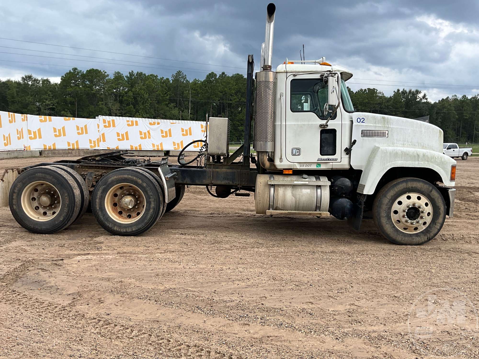 2005 Mack 613