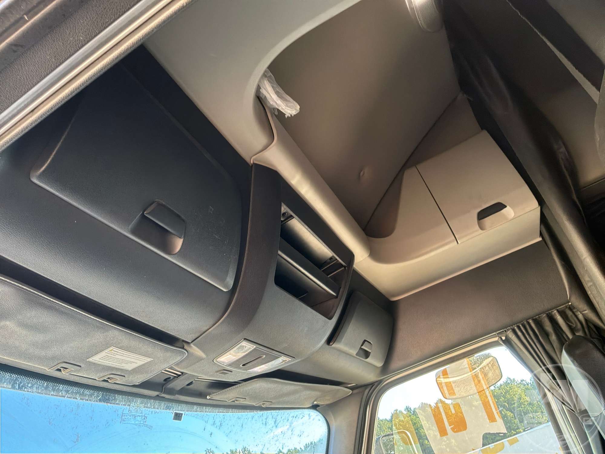2020 Freightliner CASCADIA