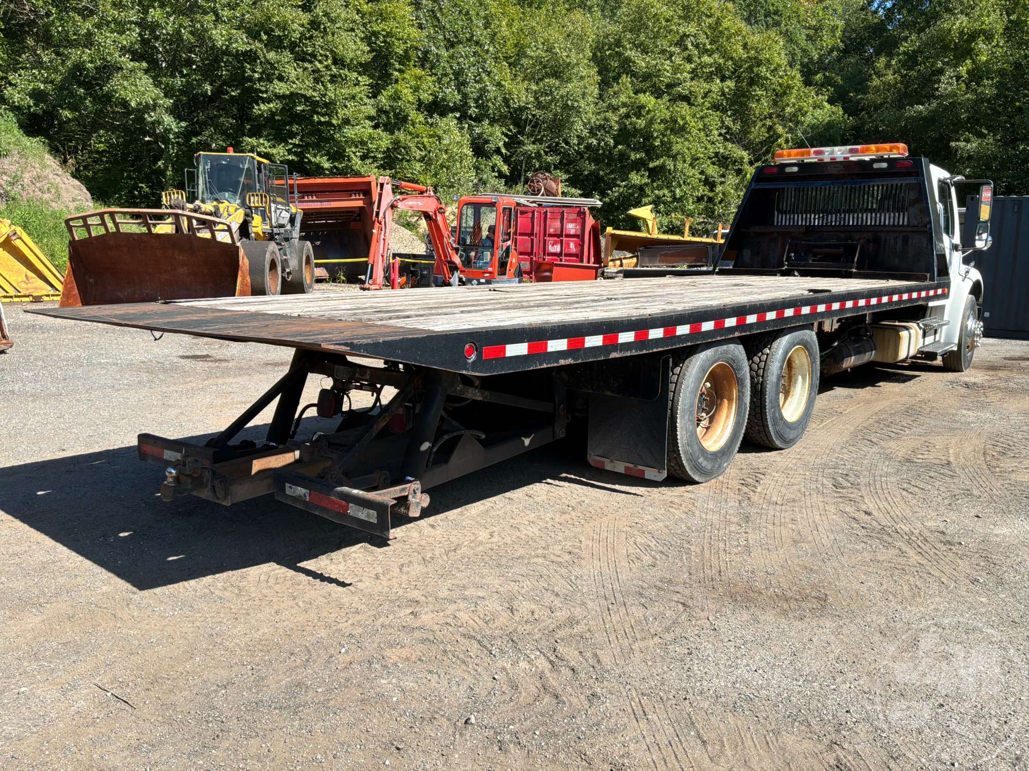 2005 Freightliner M2